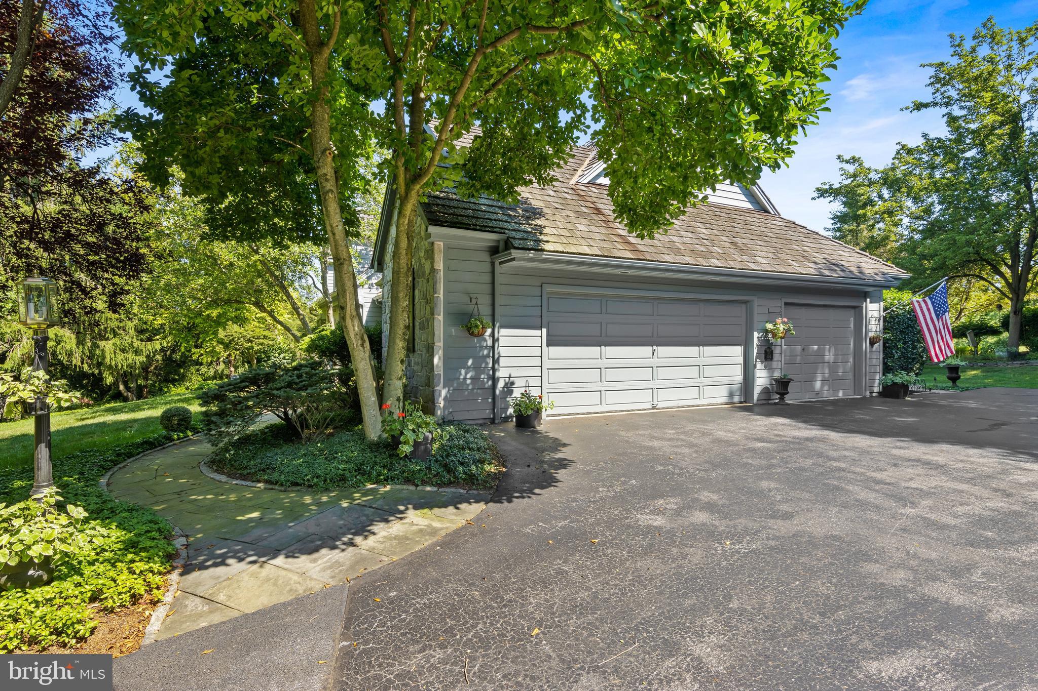 BLUE ROCK MEADOWS - Residential