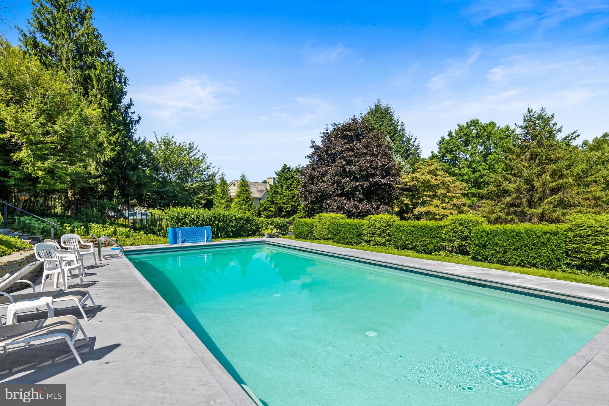 BLUE ROCK MEADOWS - Residential