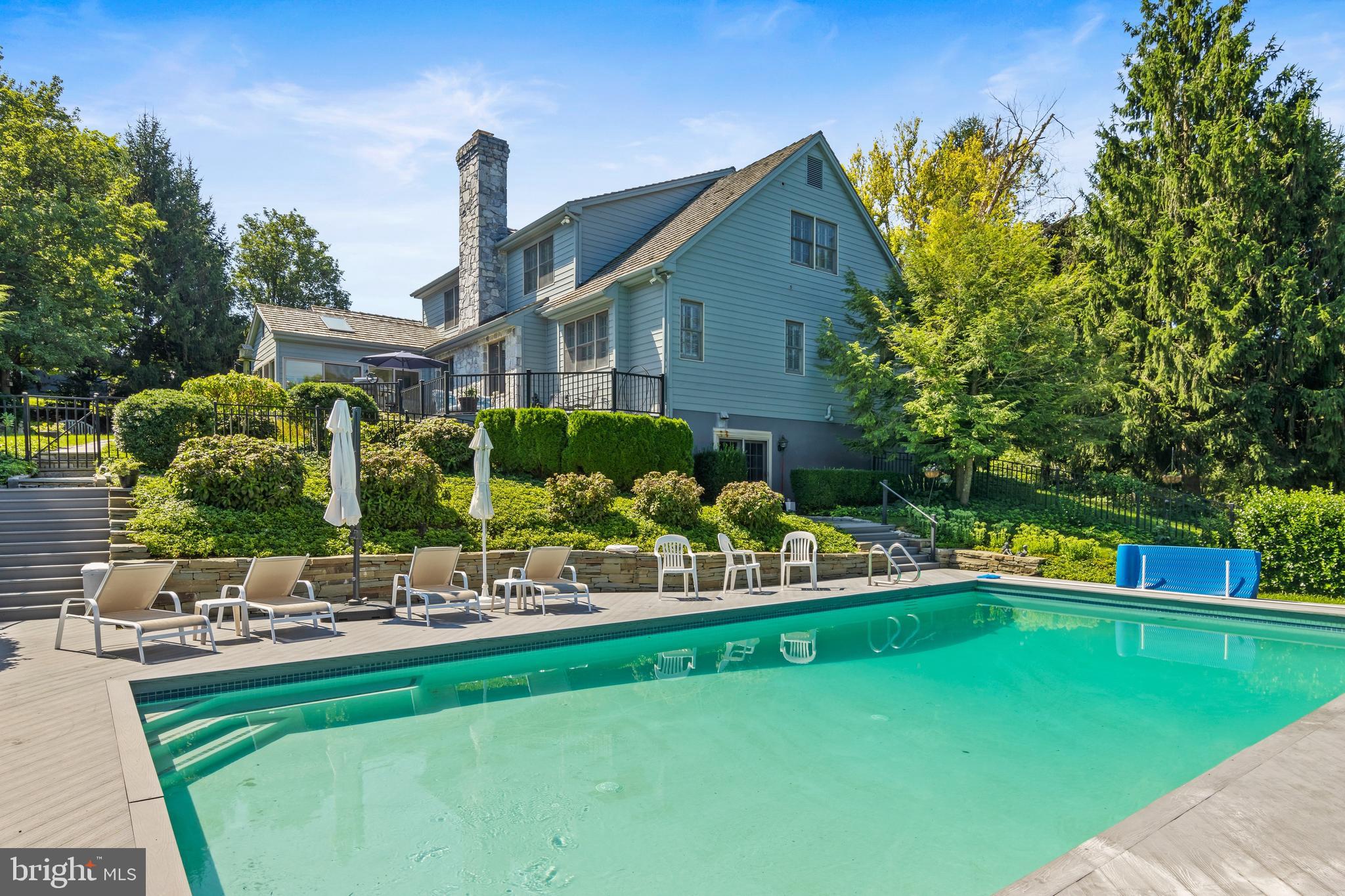 BLUE ROCK MEADOWS - Residential