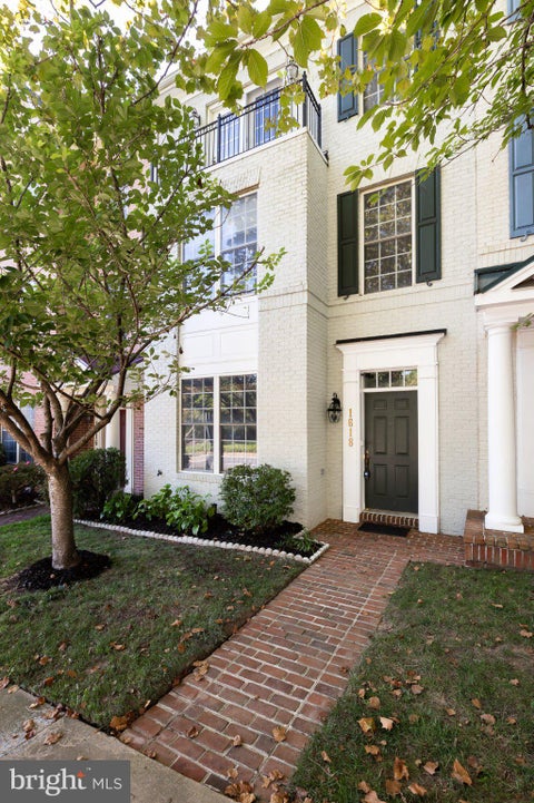 Photo of 1618 Piccard Drive, ROCKVILLE, MD 20850 (MLS # MDMC2241290)