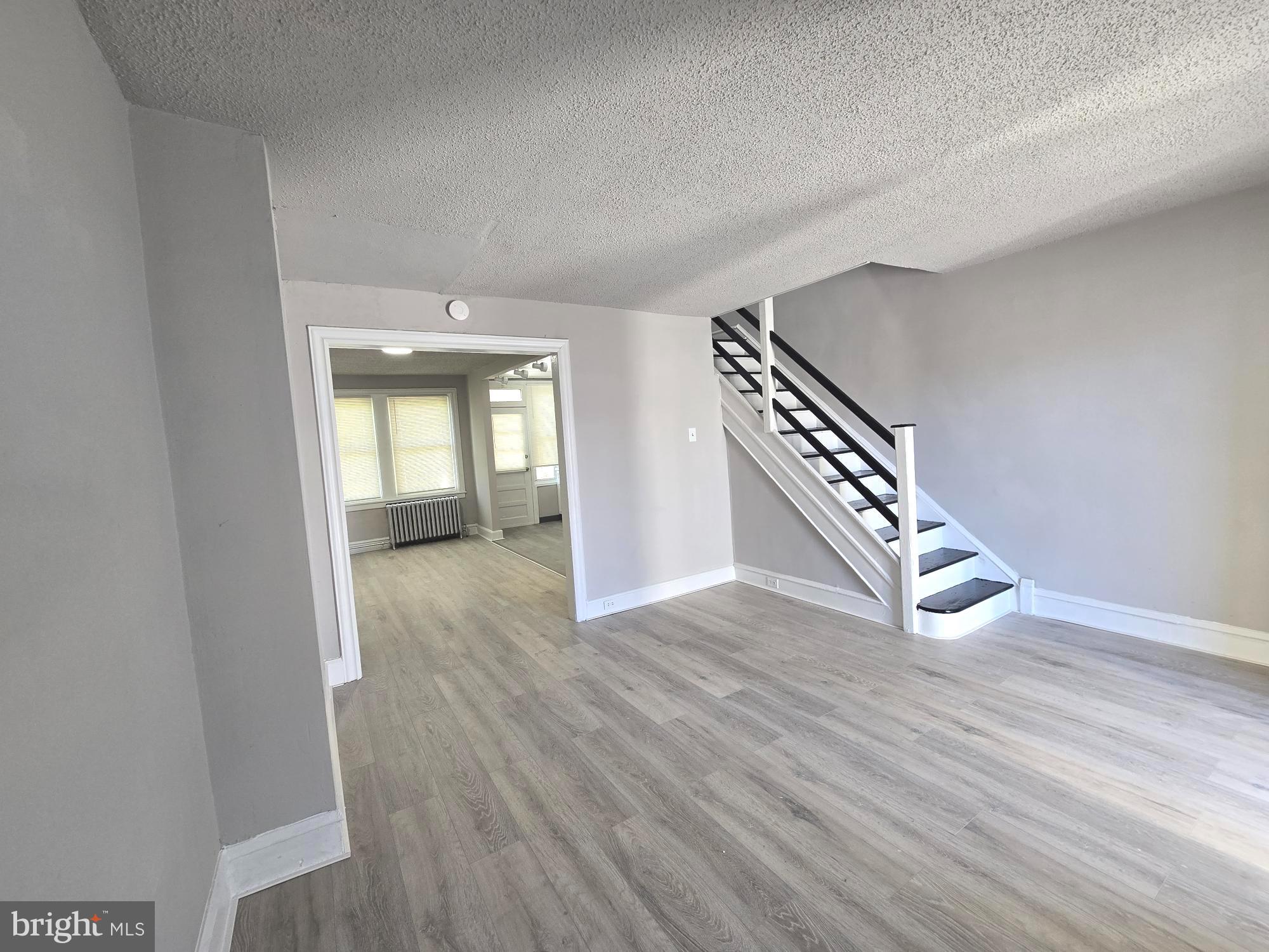 ELMWOOD PARK - Residential Lease