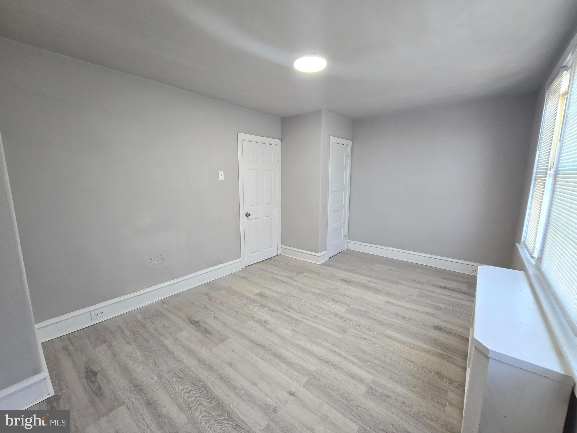 ELMWOOD PARK - Residential Lease