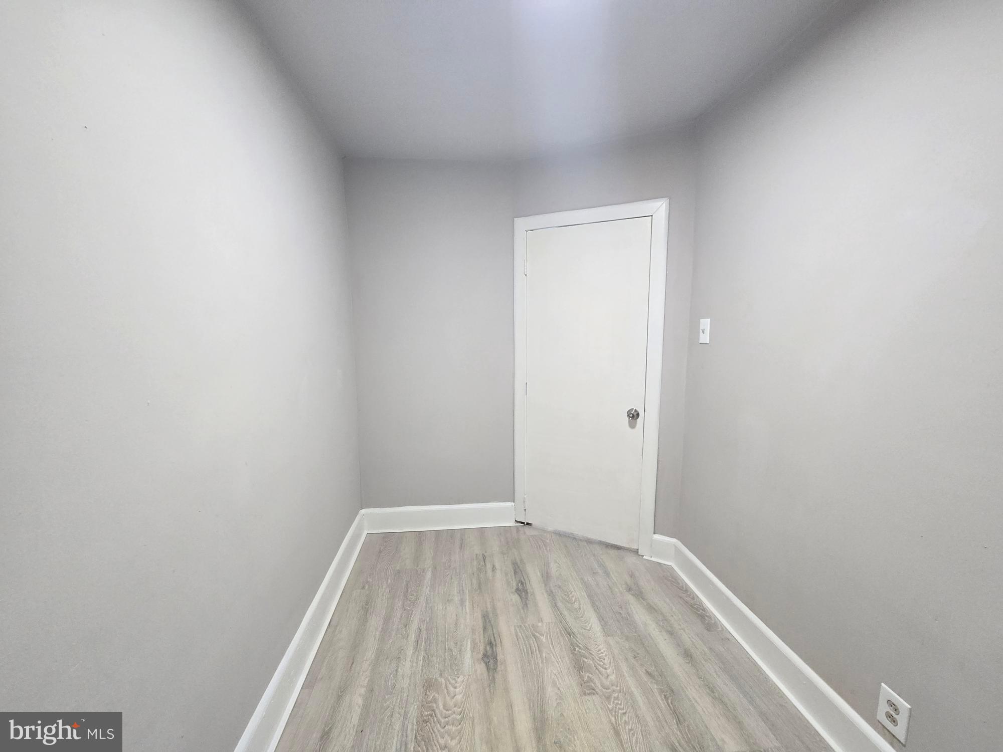 ELMWOOD PARK - Residential Lease