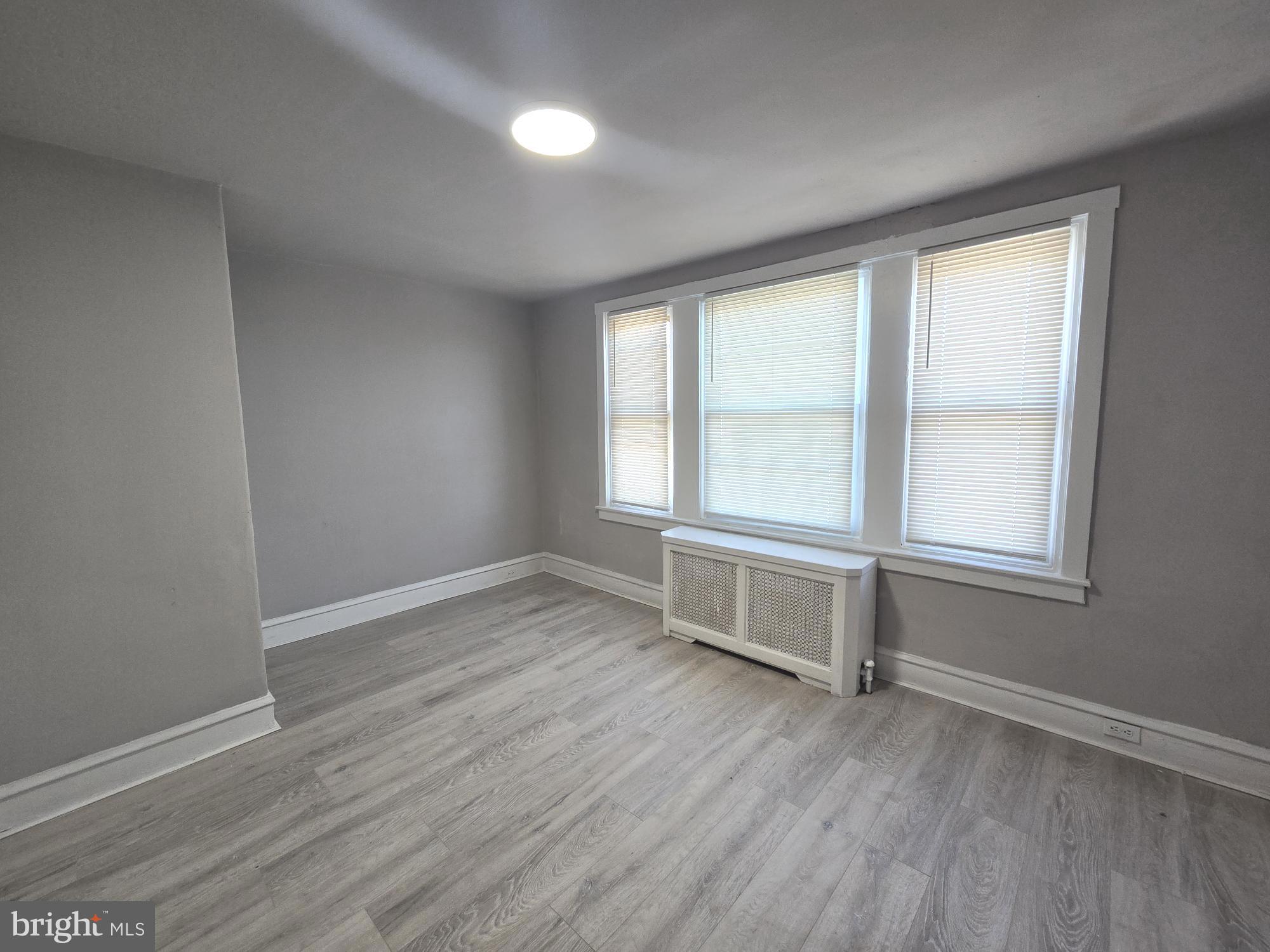 ELMWOOD PARK - Residential Lease