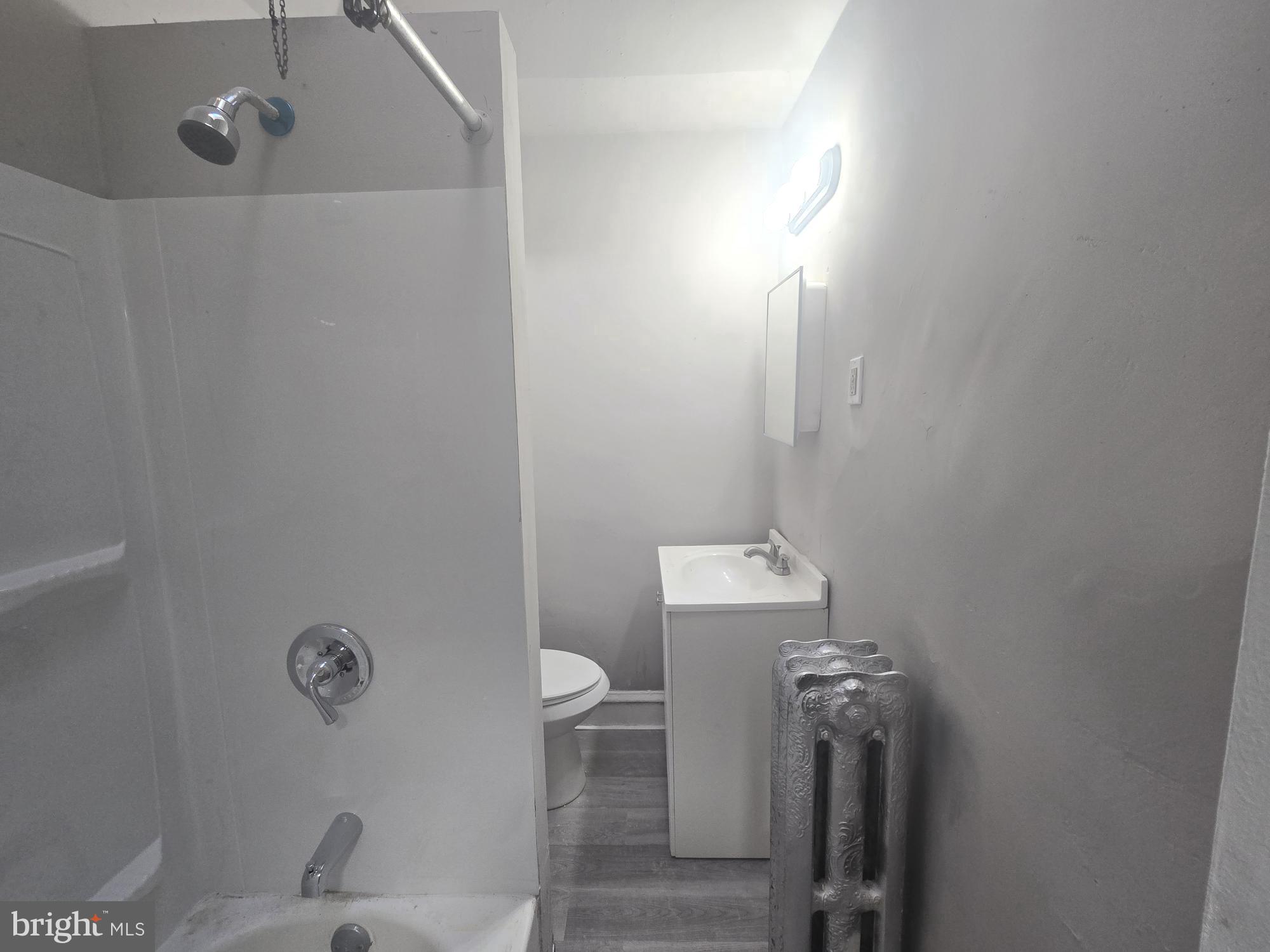 ELMWOOD PARK - Residential Lease