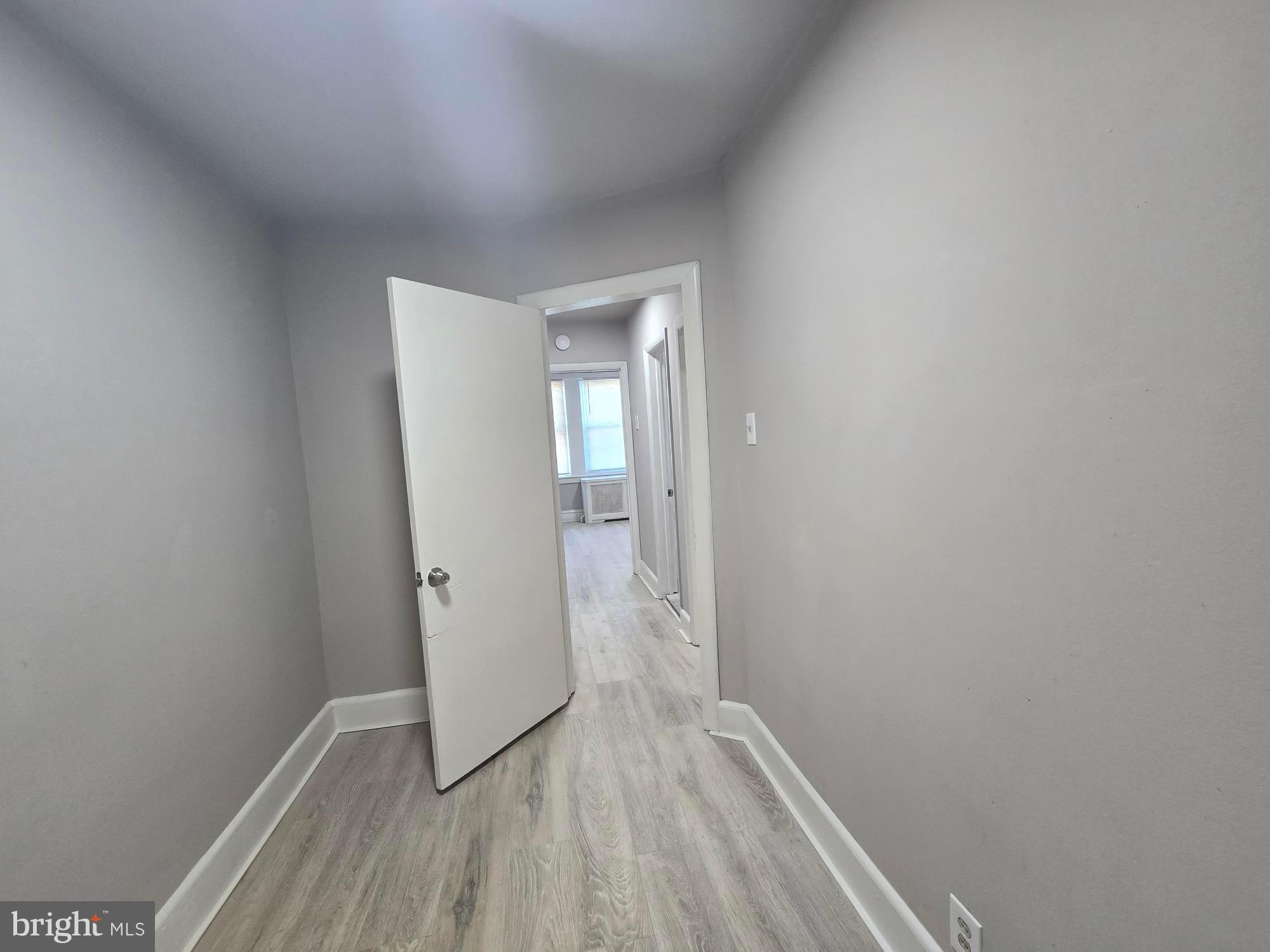 ELMWOOD PARK - Residential Lease