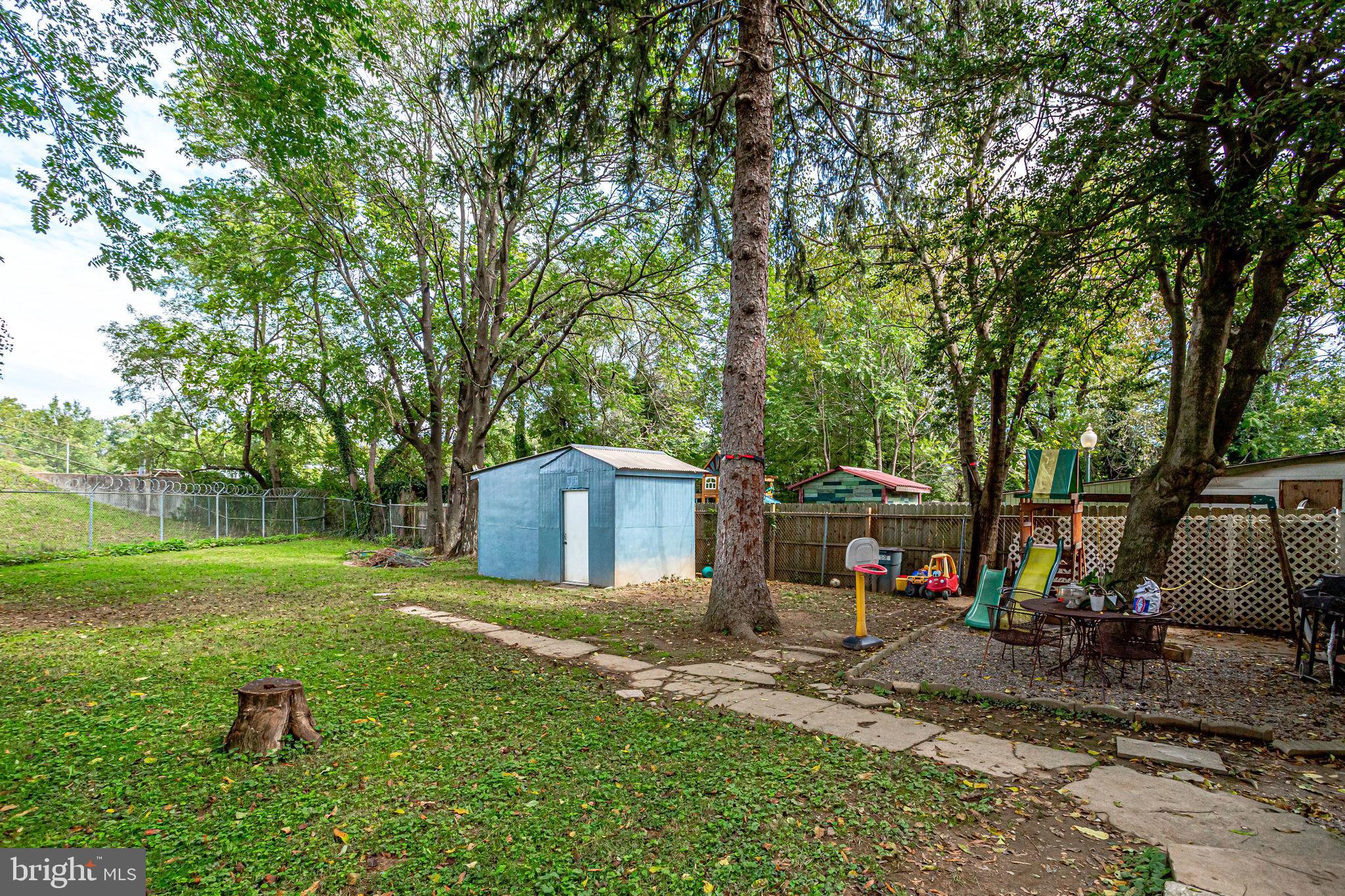 BRENTWOOD - Residential