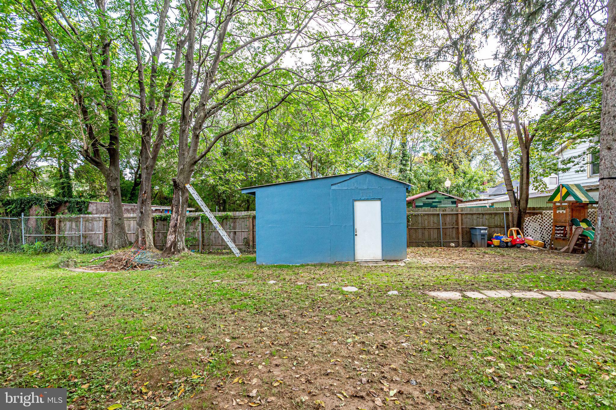 BRENTWOOD - Residential