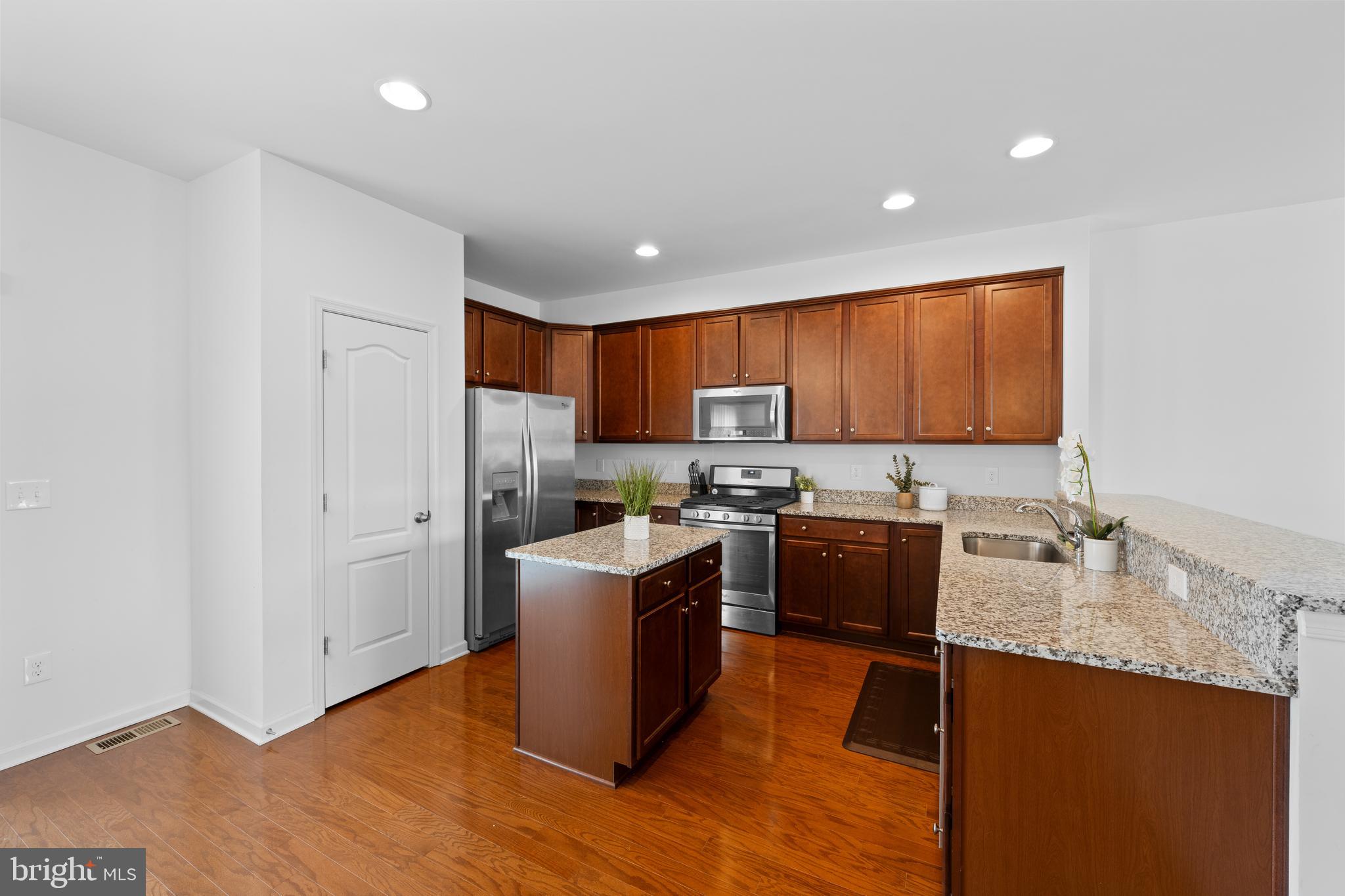 SUMMERFIELD - Residential