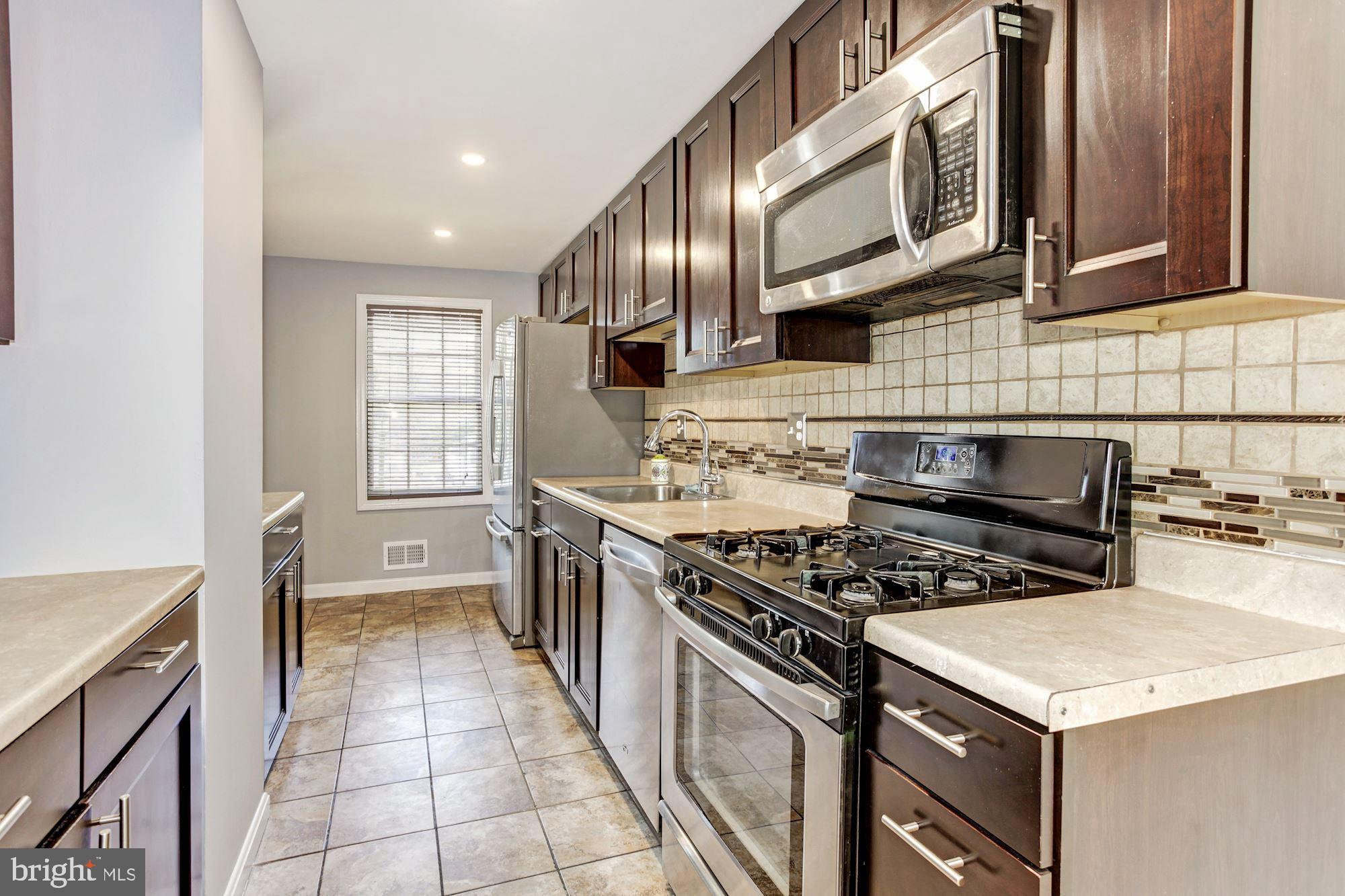 GREENWICH HILL - Residential