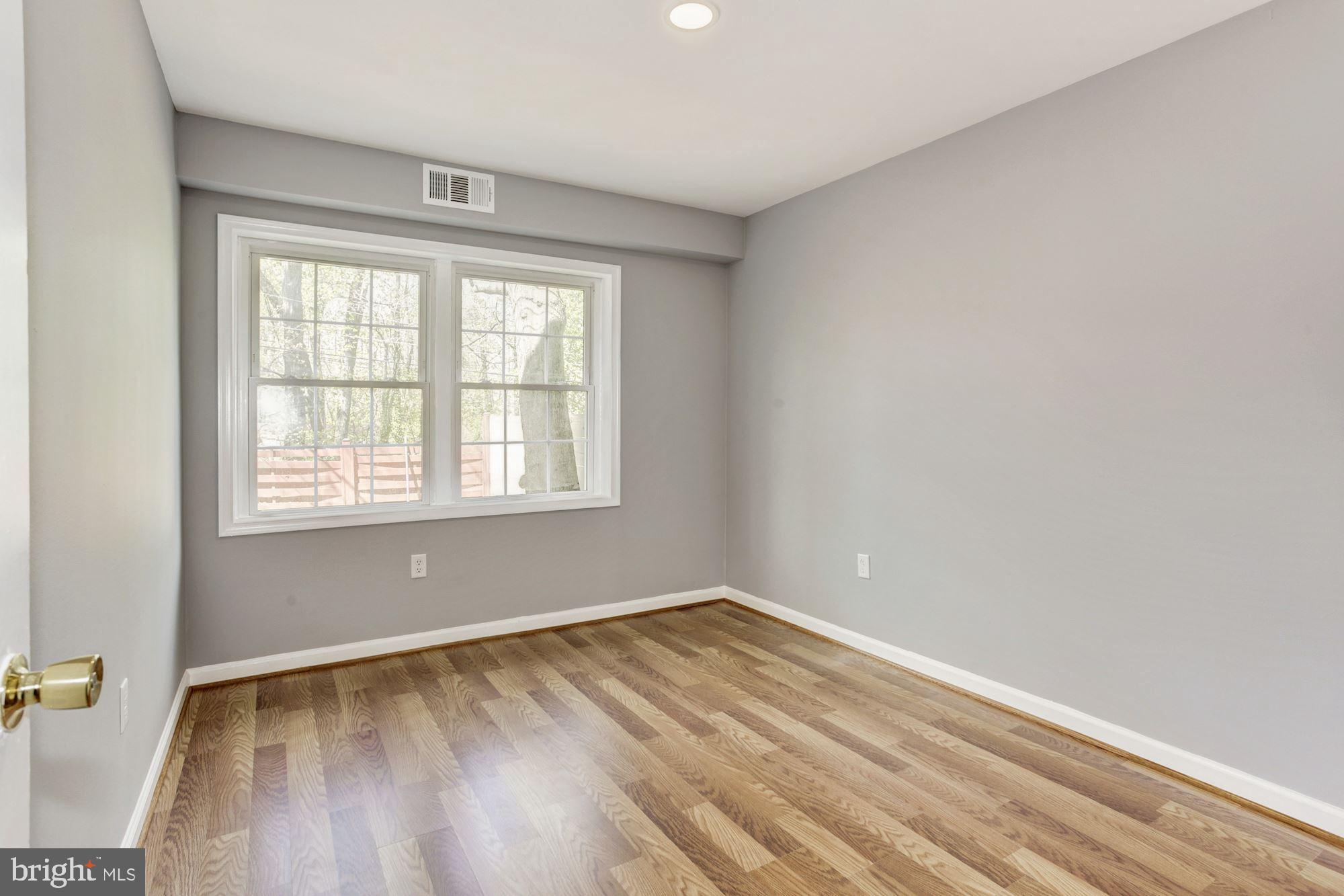 GREENWICH HILL - Residential