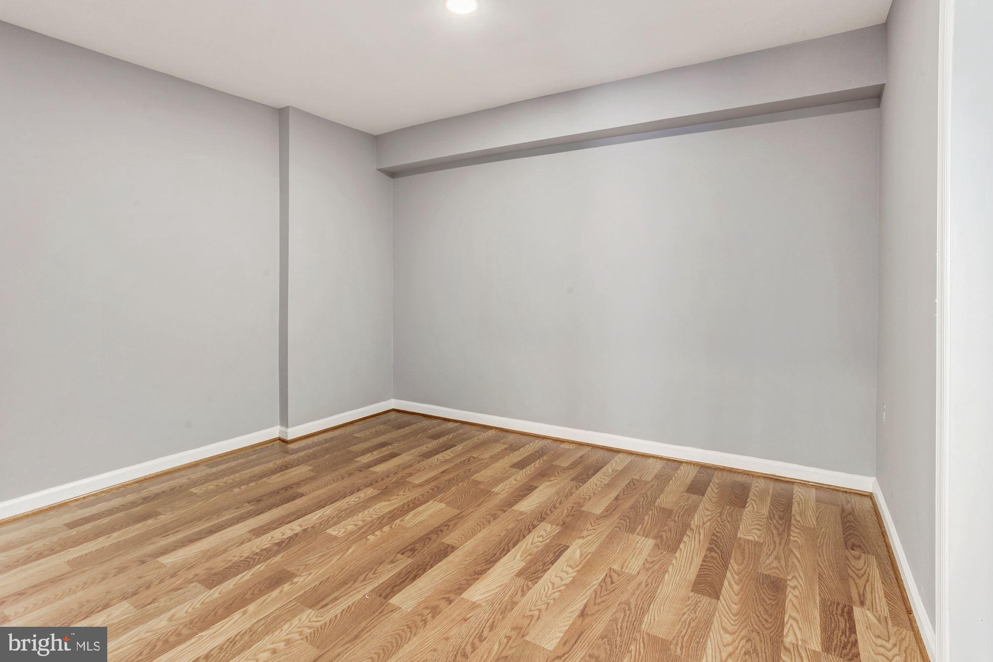 GREENWICH HILL - Residential