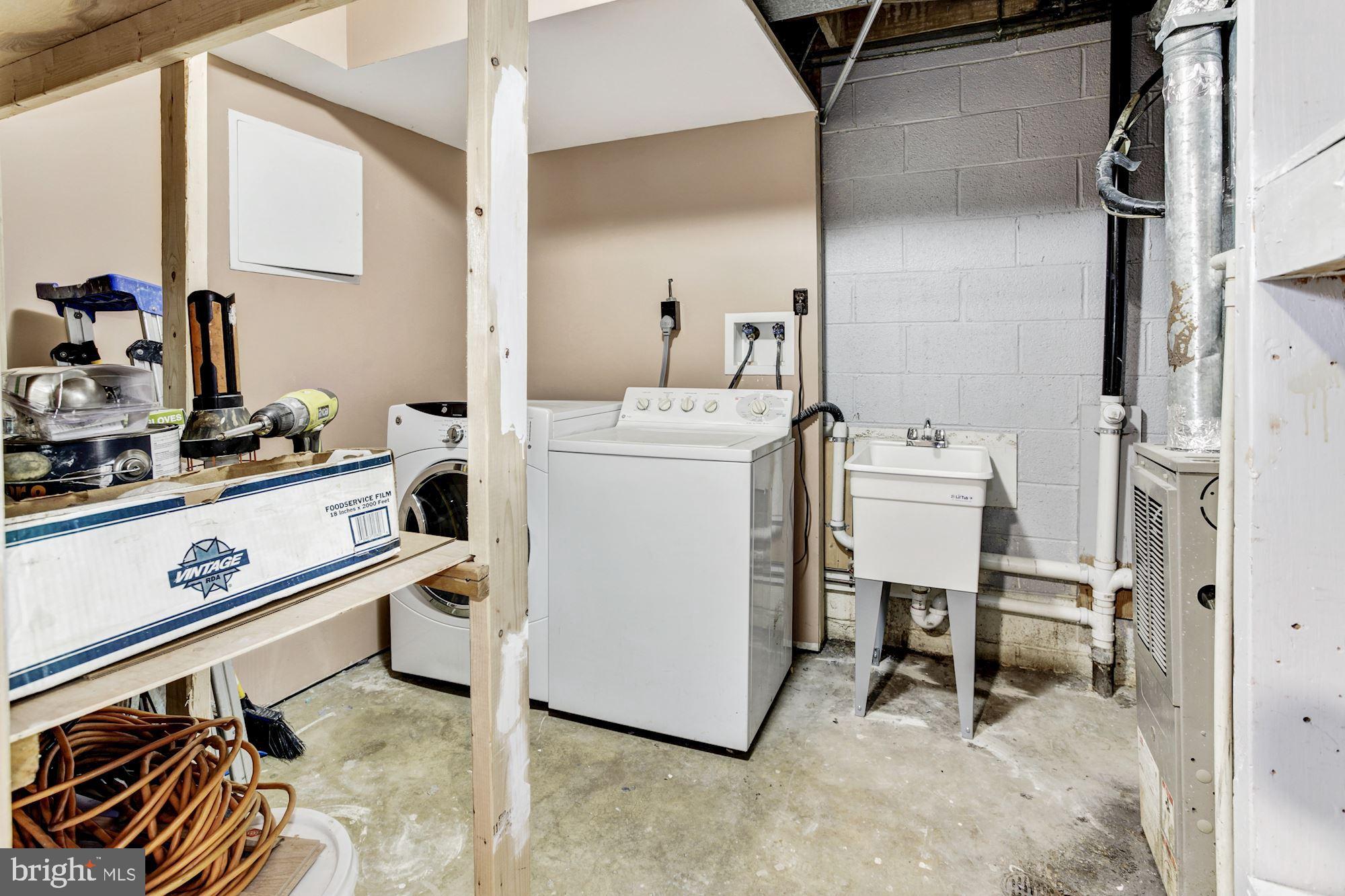 GREENWICH HILL - Residential