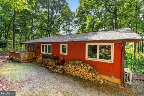 Homes For Rent - 261 Rocky Spring Lane<br/> Warren County, LINDEN, VA 22642
