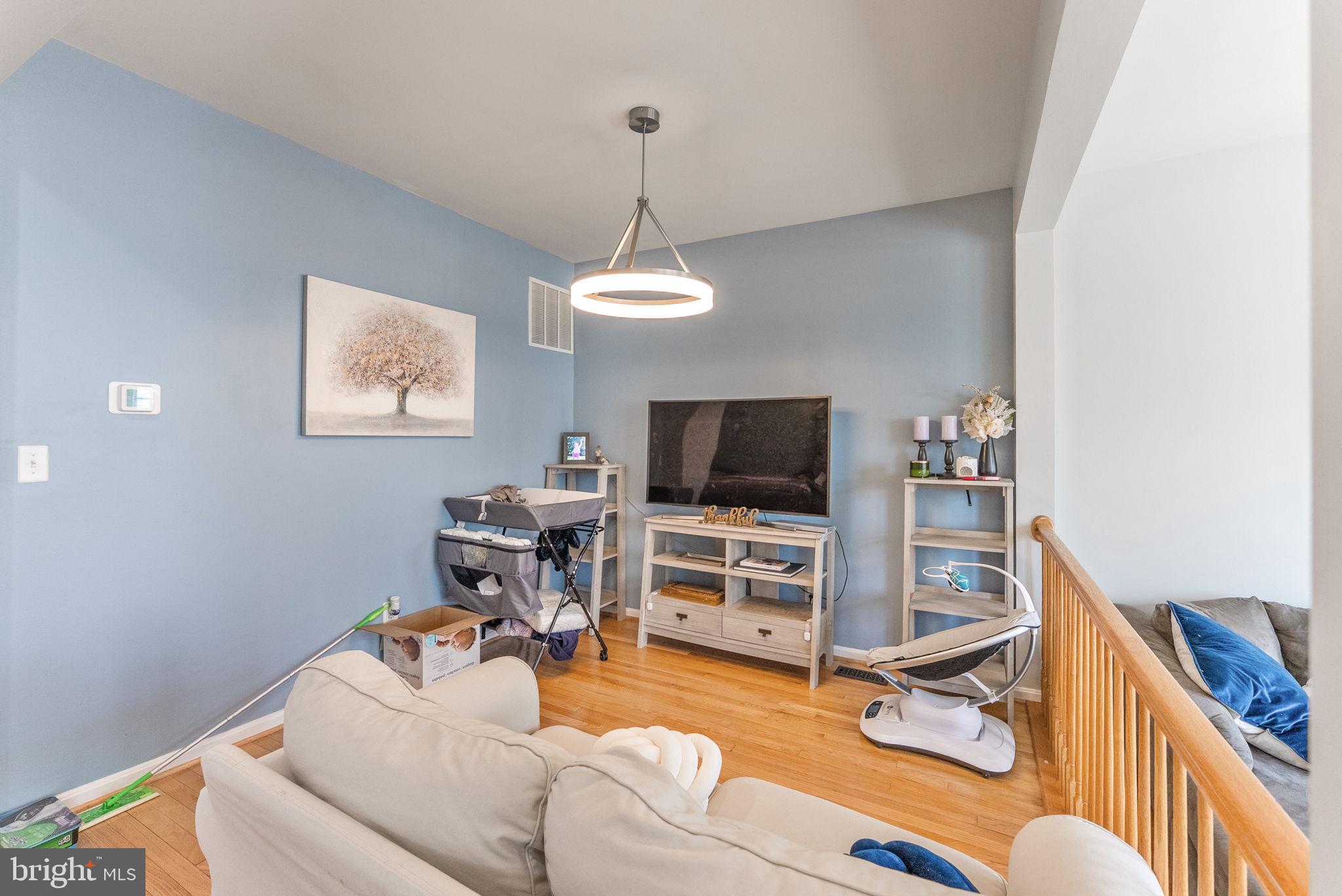 HOLLY ACRES - Residential Lease