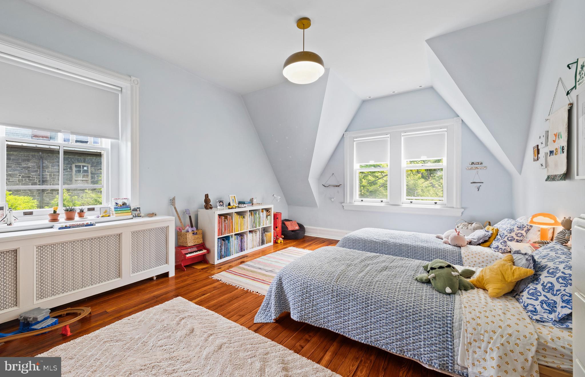 CHESTNUT HILL - Residential