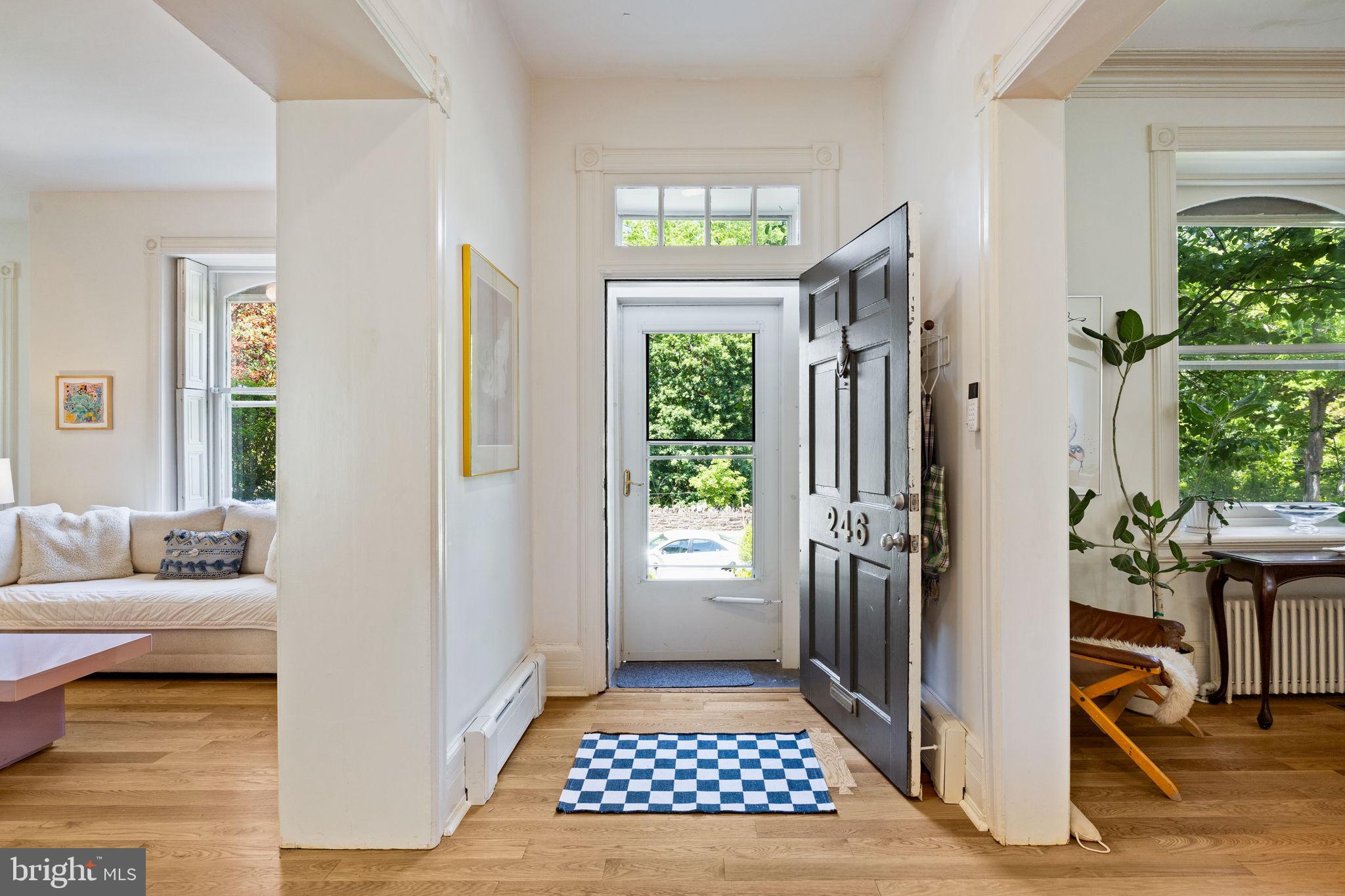 CHESTNUT HILL - Residential