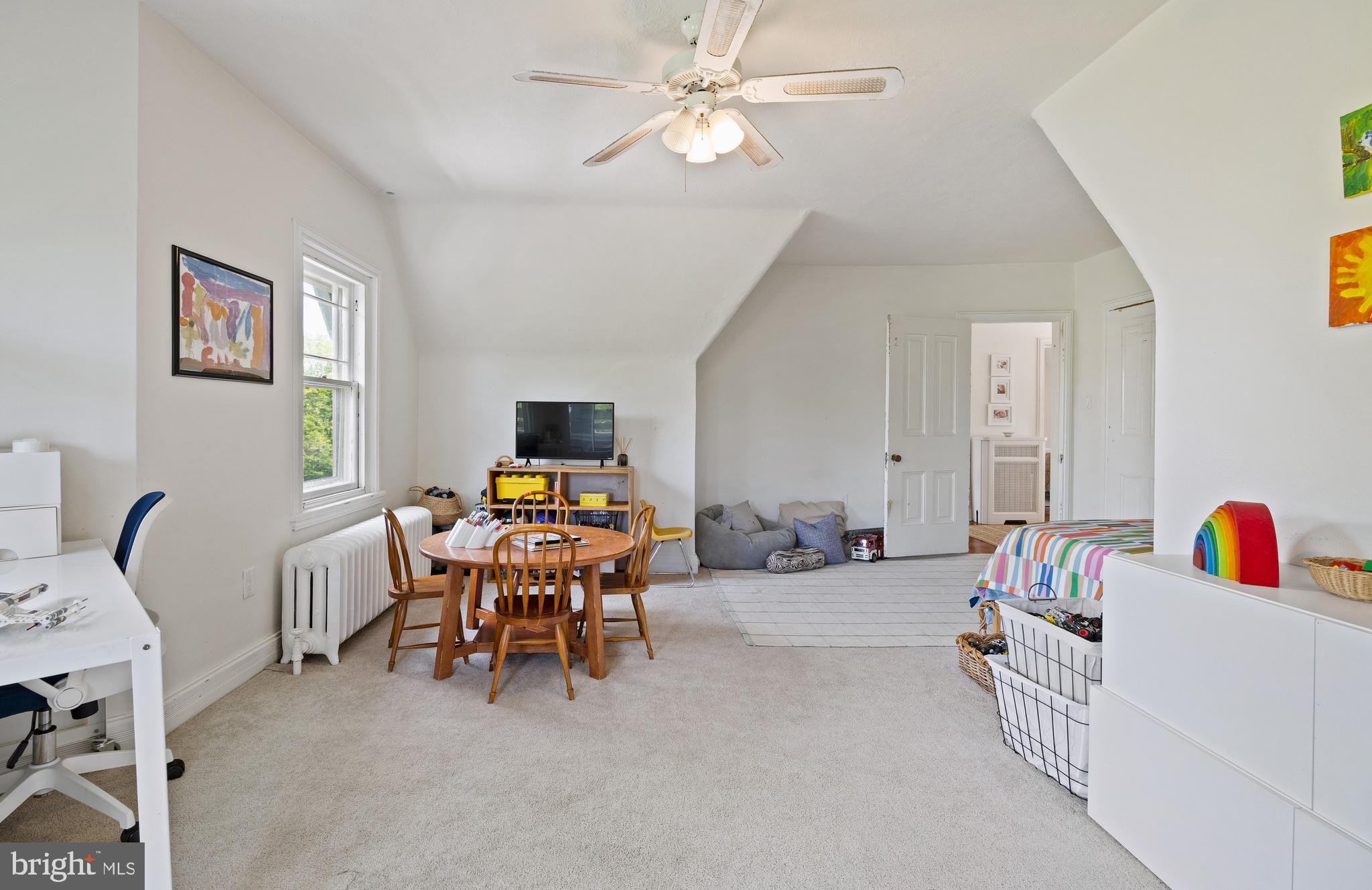 CHESTNUT HILL - Residential