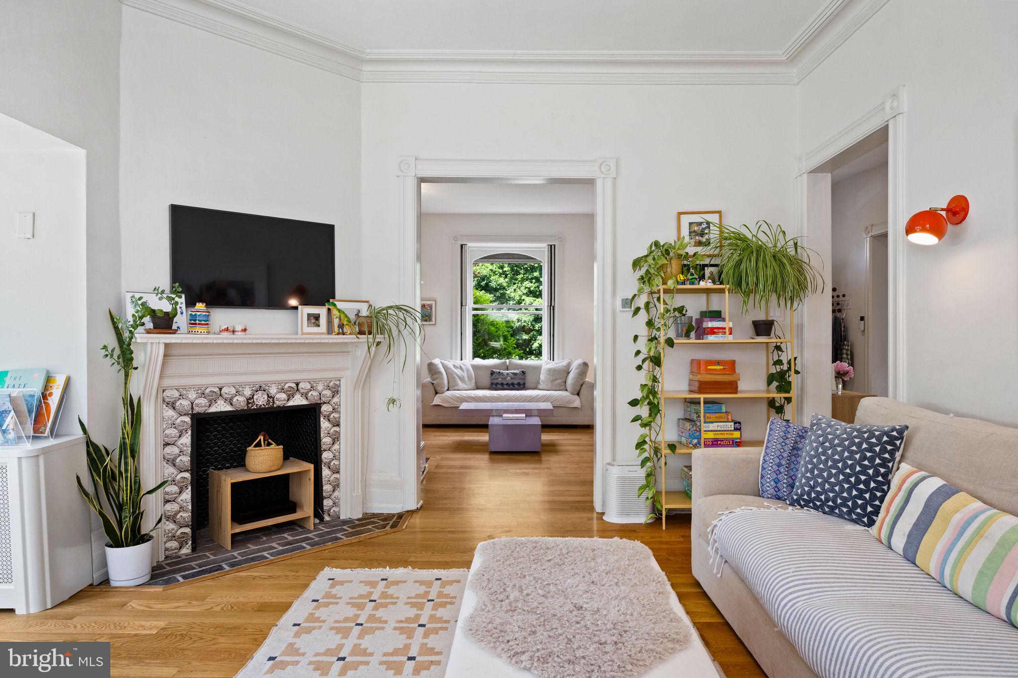 CHESTNUT HILL - Residential