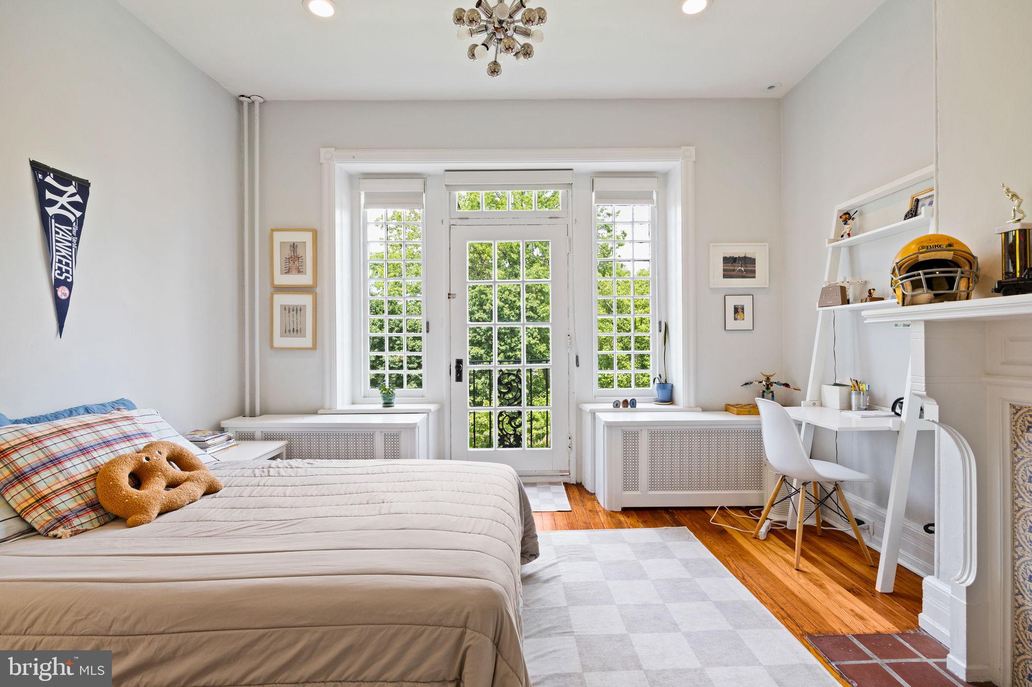 CHESTNUT HILL - Residential