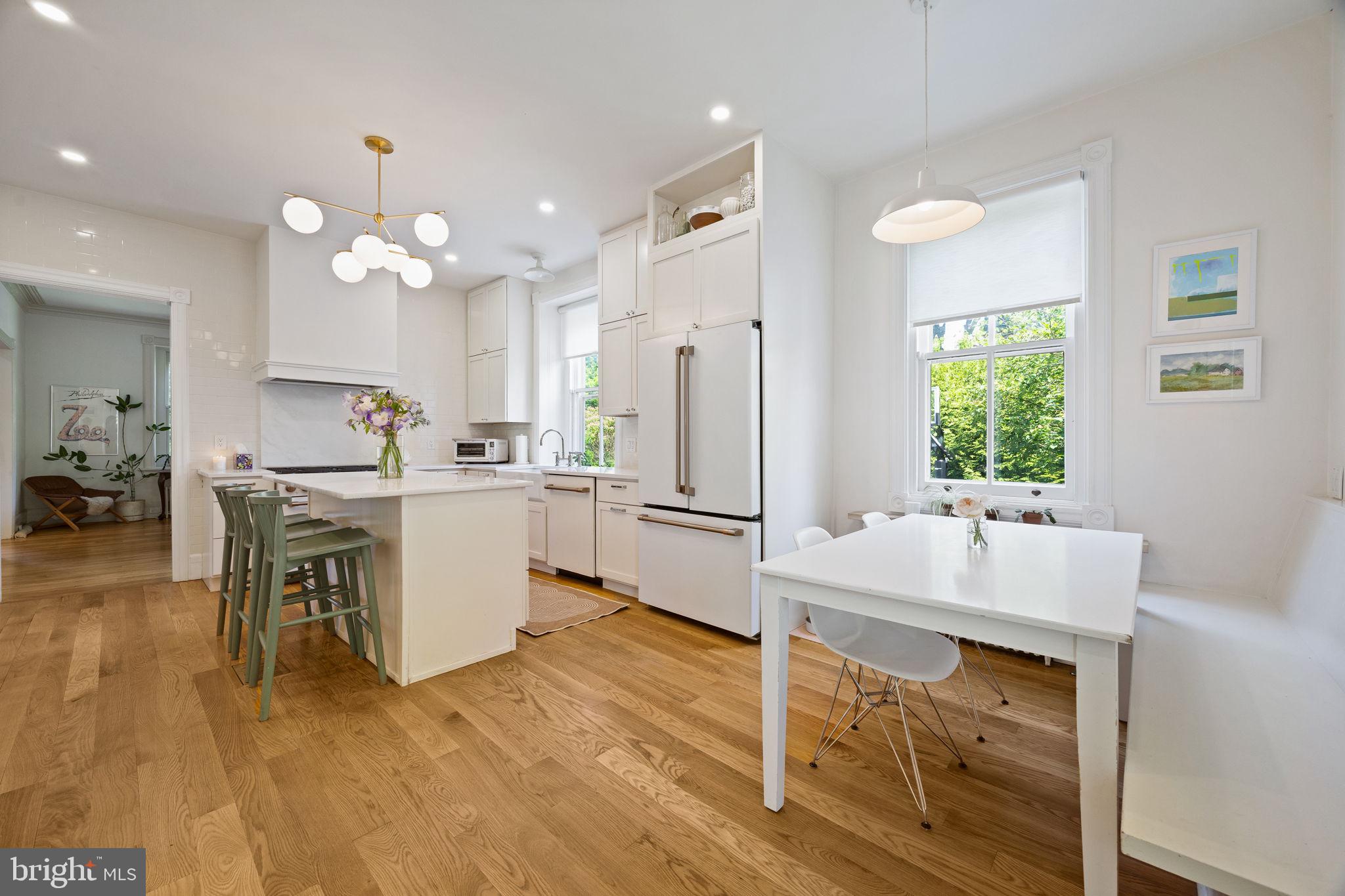 CHESTNUT HILL - Residential