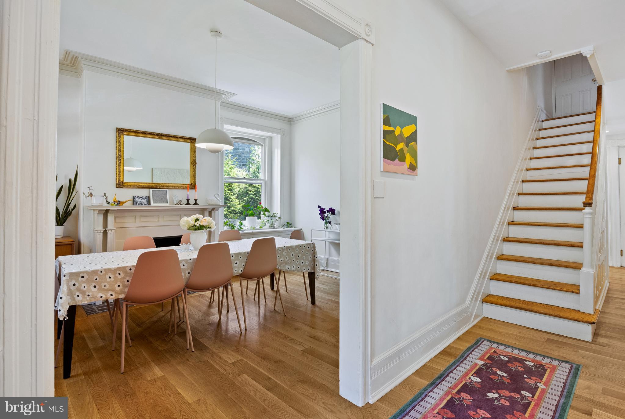 CHESTNUT HILL - Residential