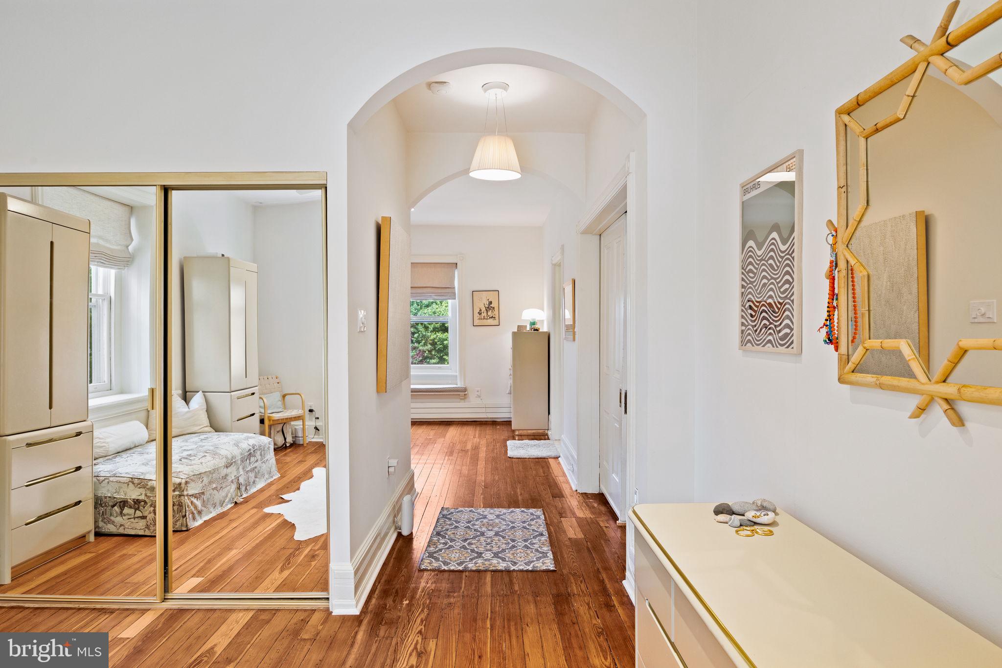 CHESTNUT HILL - Residential