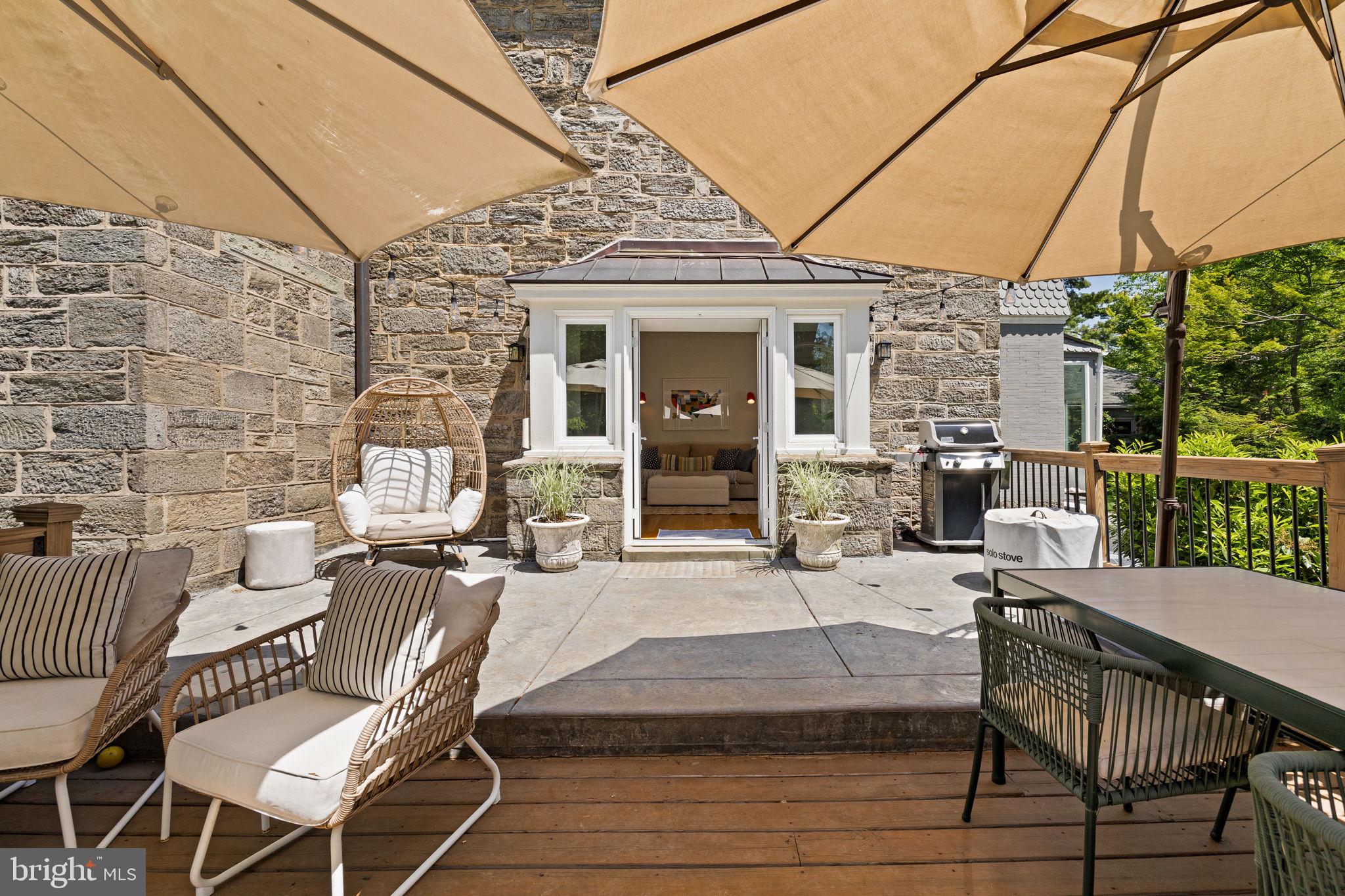 CHESTNUT HILL - Residential