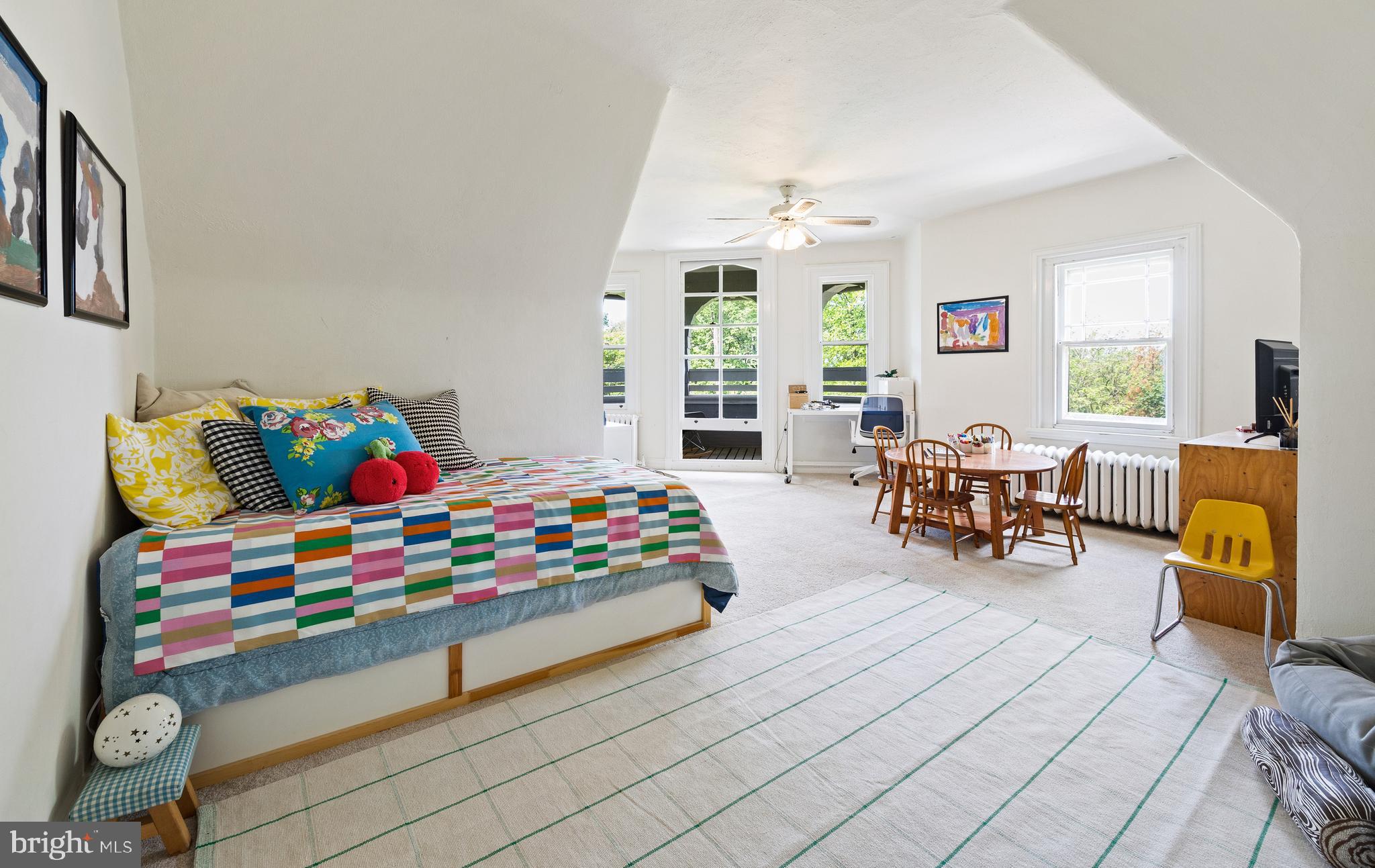 CHESTNUT HILL - Residential