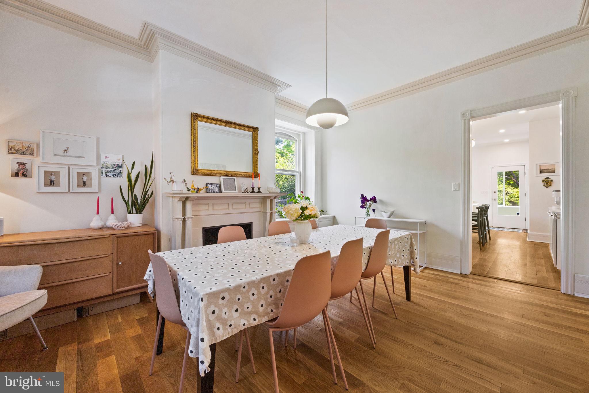 CHESTNUT HILL - Residential