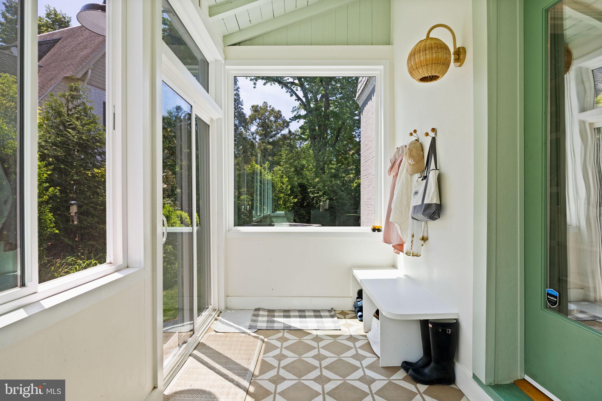 CHESTNUT HILL - Residential