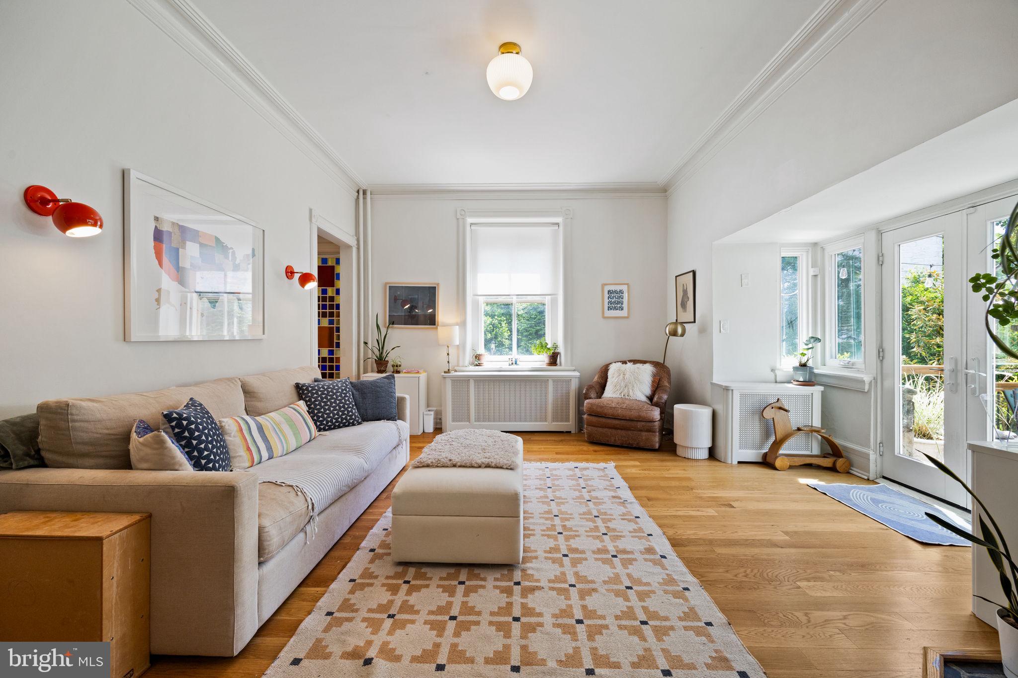 CHESTNUT HILL - Residential