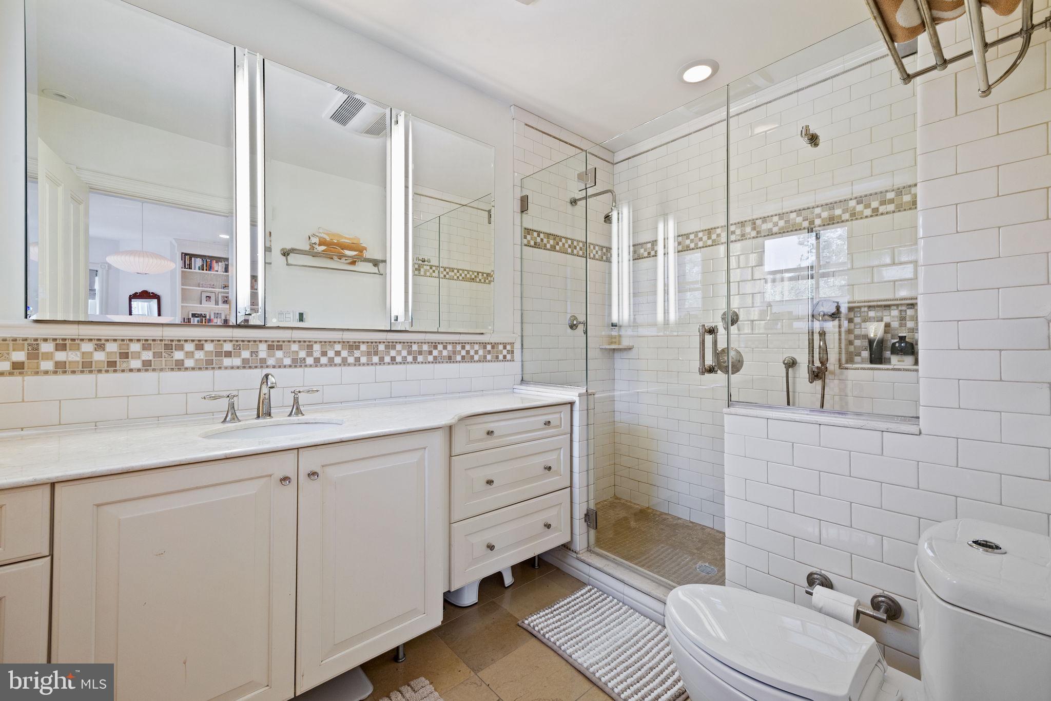 CHESTNUT HILL - Residential