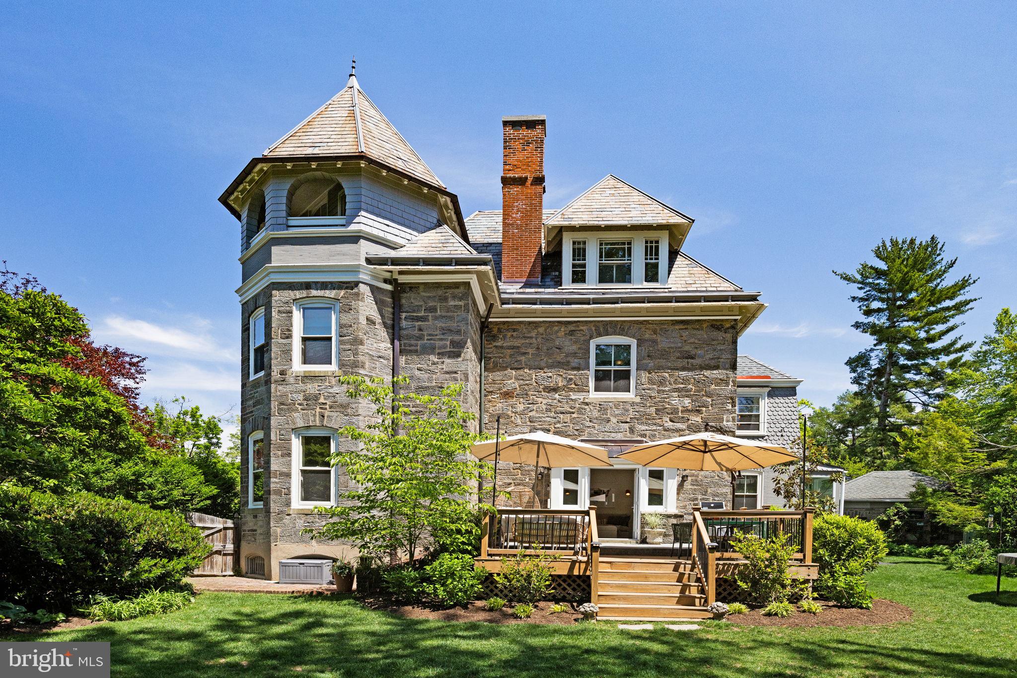 CHESTNUT HILL - Residential