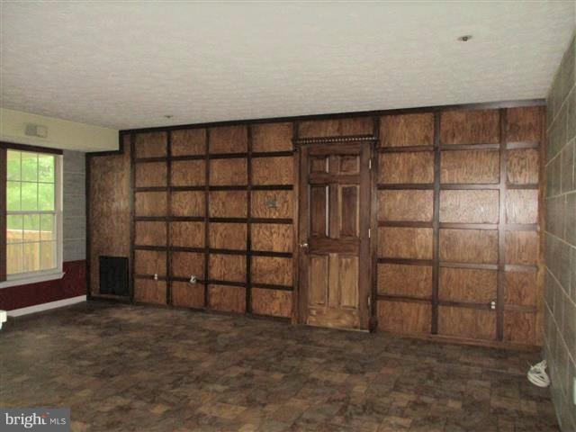 WOODBRIDGE CENTER - Residential