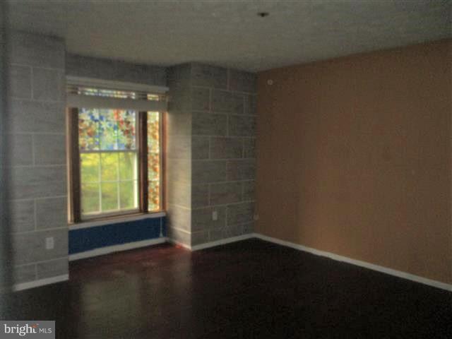 WOODBRIDGE CENTER - Residential