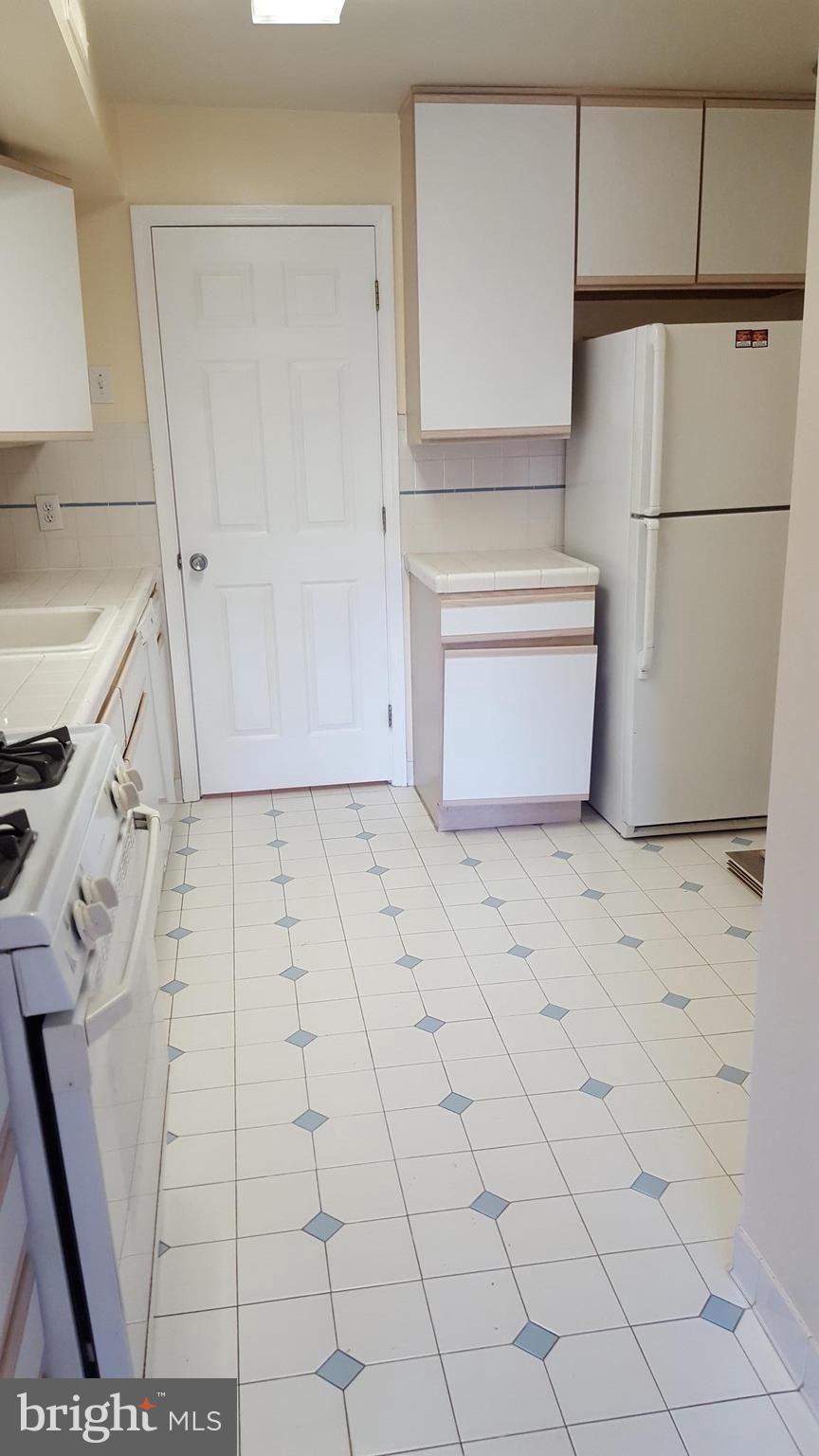 WOODLAKE TOWERS - Residential