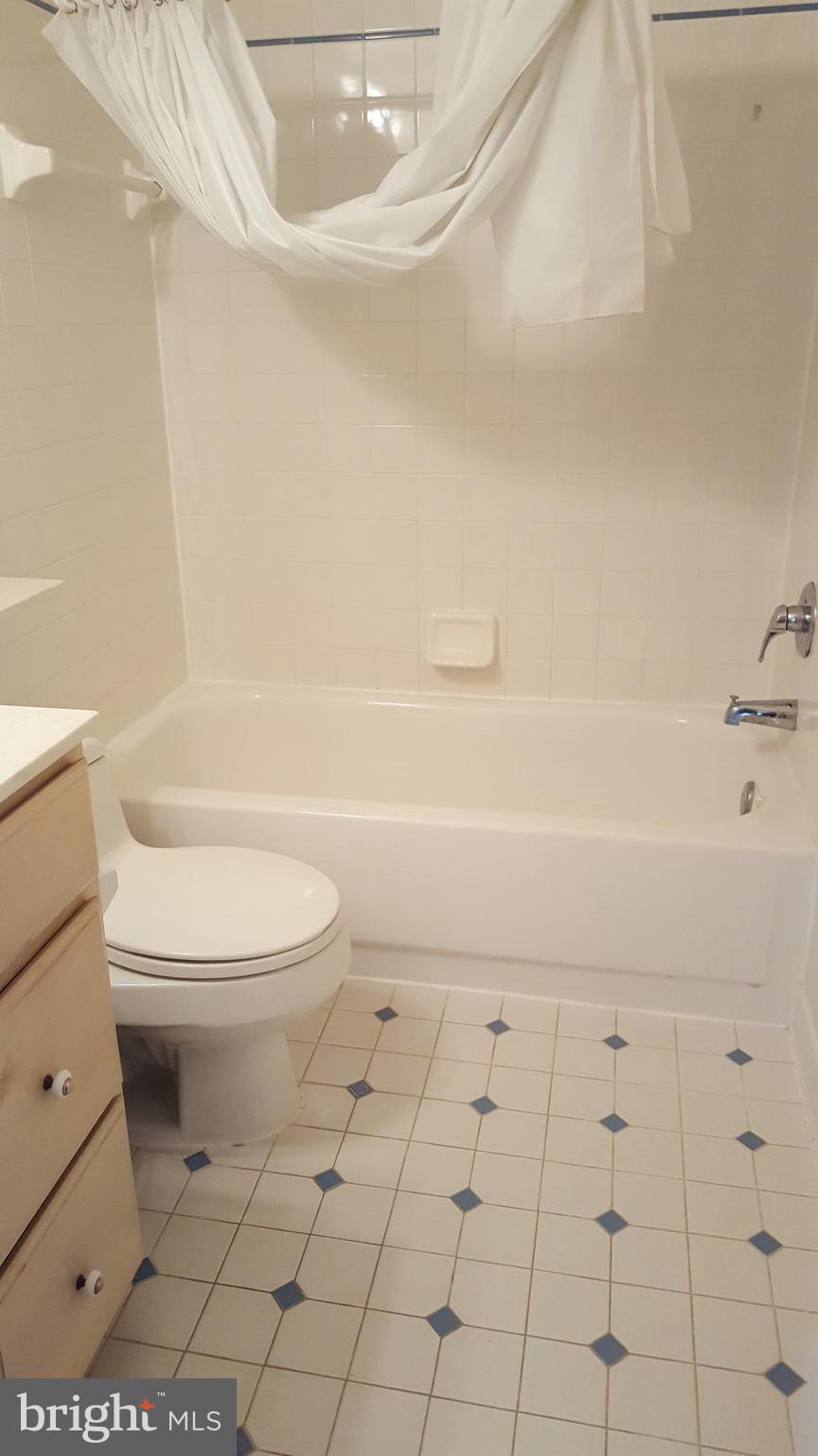 WOODLAKE TOWERS - Residential