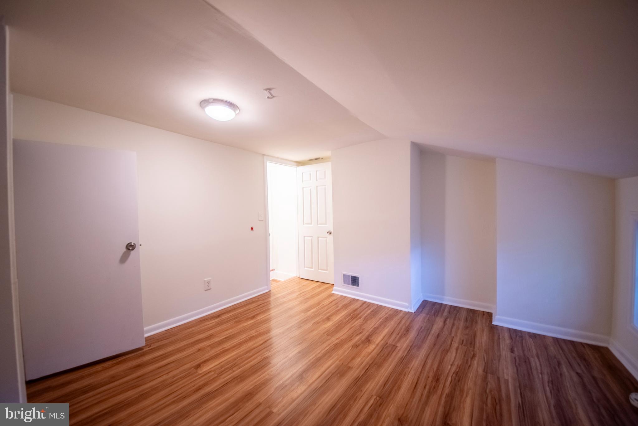 HOLLINS MARKET - Residential Lease