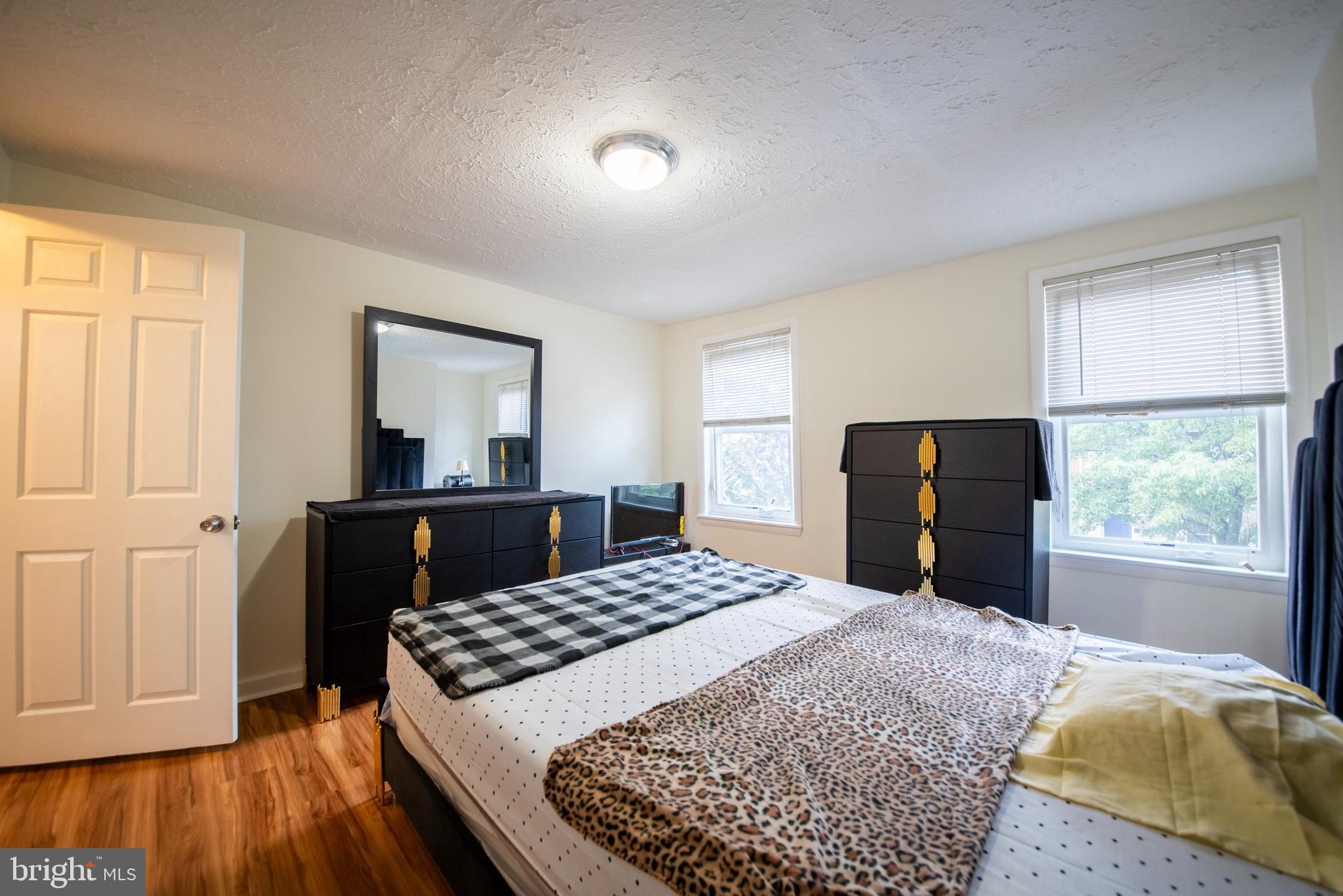 HOLLINS MARKET - Residential Lease