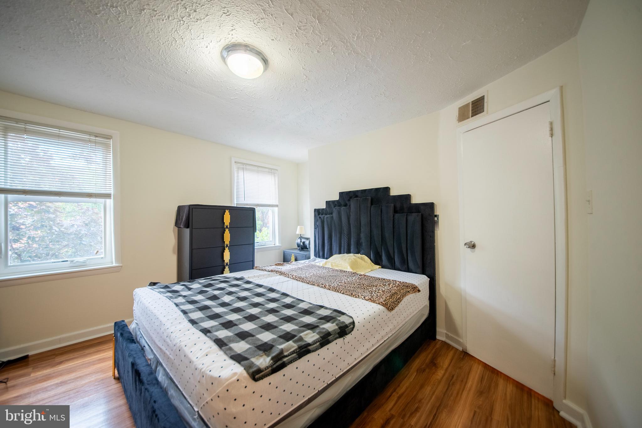 HOLLINS MARKET - Residential Lease