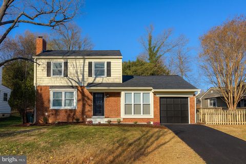 Photo of 2602 Fox Street, HYATTSVILLE, MD 20783 (MLS # MDPG2183754)