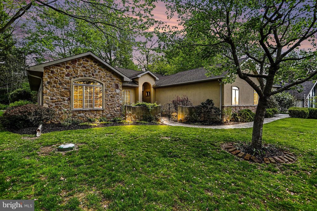 Photo of 615 W 3rd Avenue, LITITZ, PA 17543 (MLS # PALA2084004)