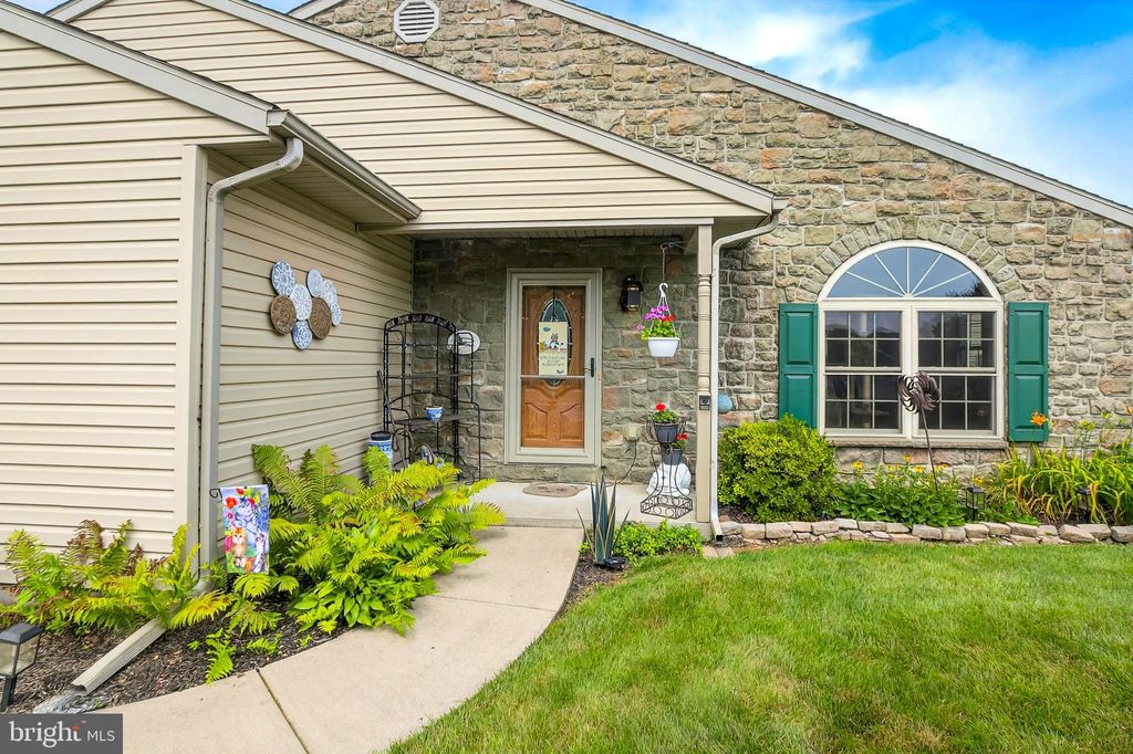 Photo of 522 Foggy Bottom Road, EPHRATA, PA 17522 (MLS # PALA2072400)