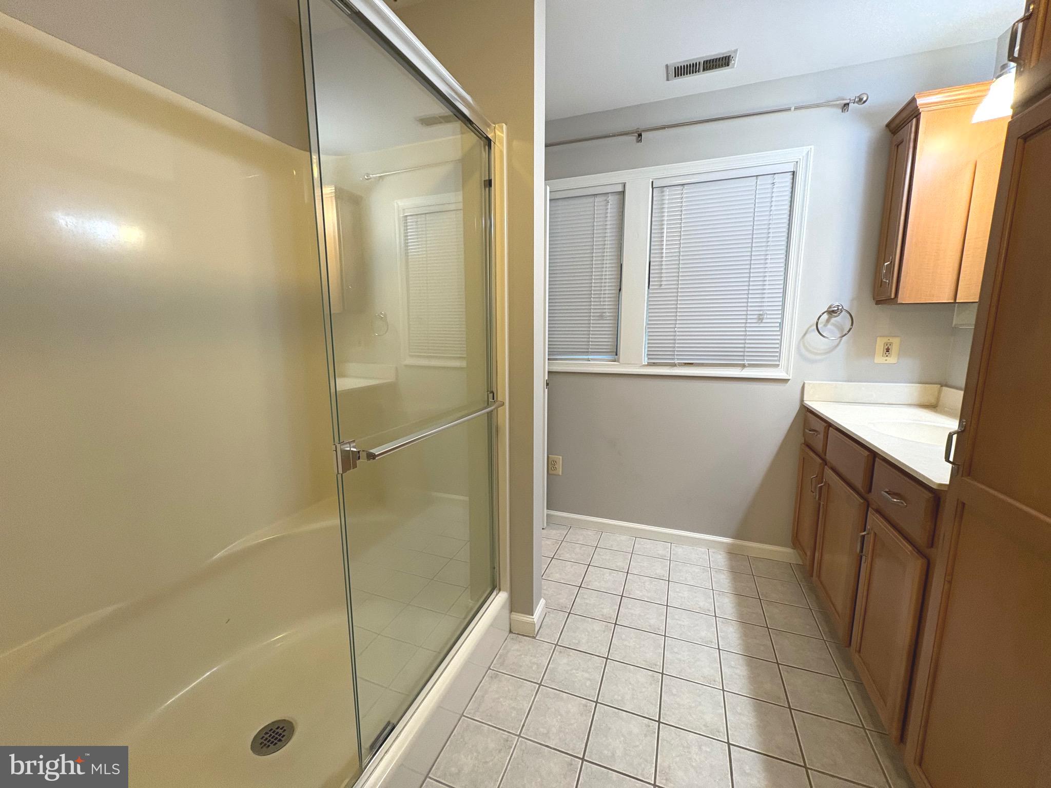 HUNTINGTON WOODS - Residential Lease