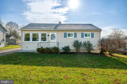 Photo of 1926 Blue Ridge Drive, Lancaster, PA 17603 (MLS # PALA2044266)