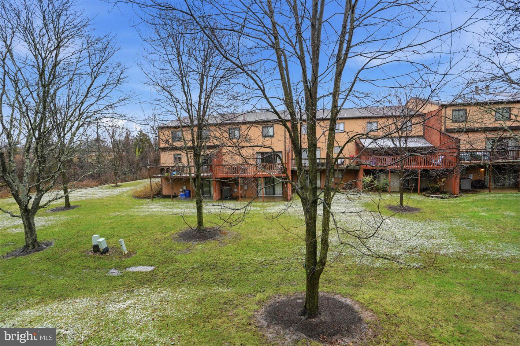 RUXTON CROSSING TOWNHSE - Residential