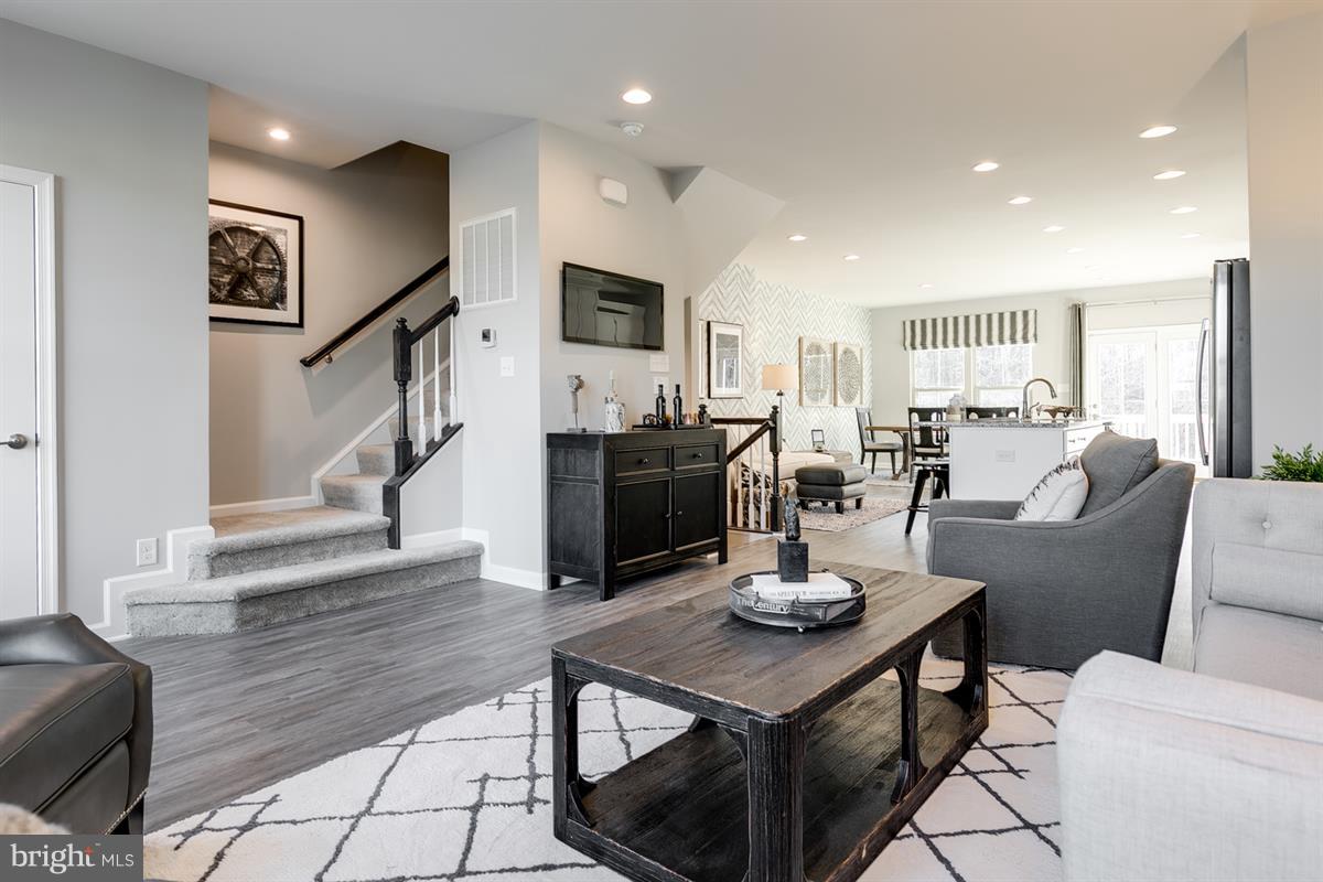 POTOMAC STATION - Residential