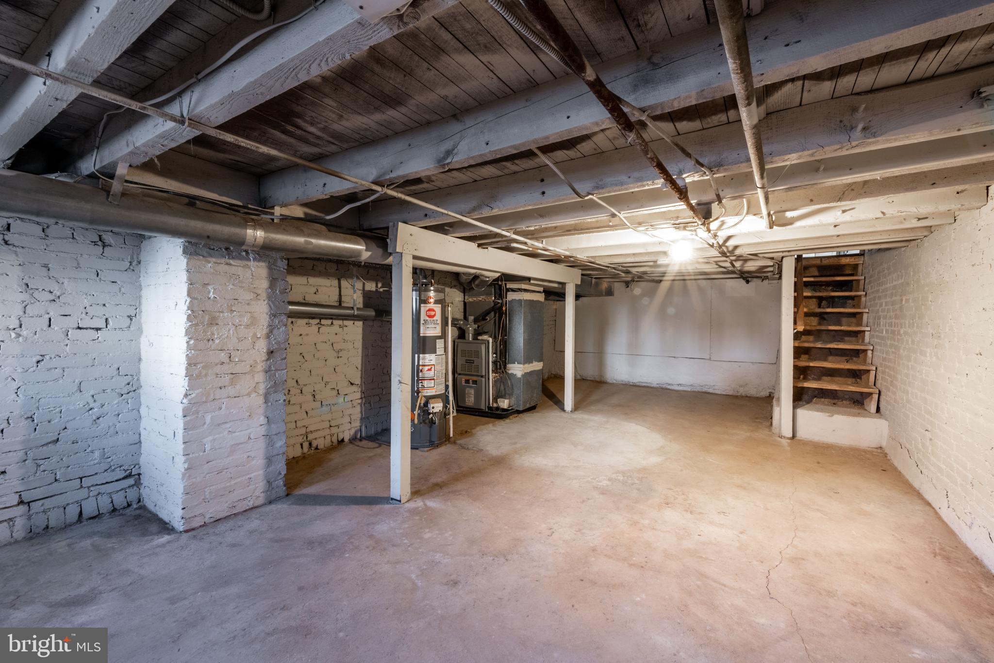 HAMPDEN HISTORIC DISTRICT - Residential Lease