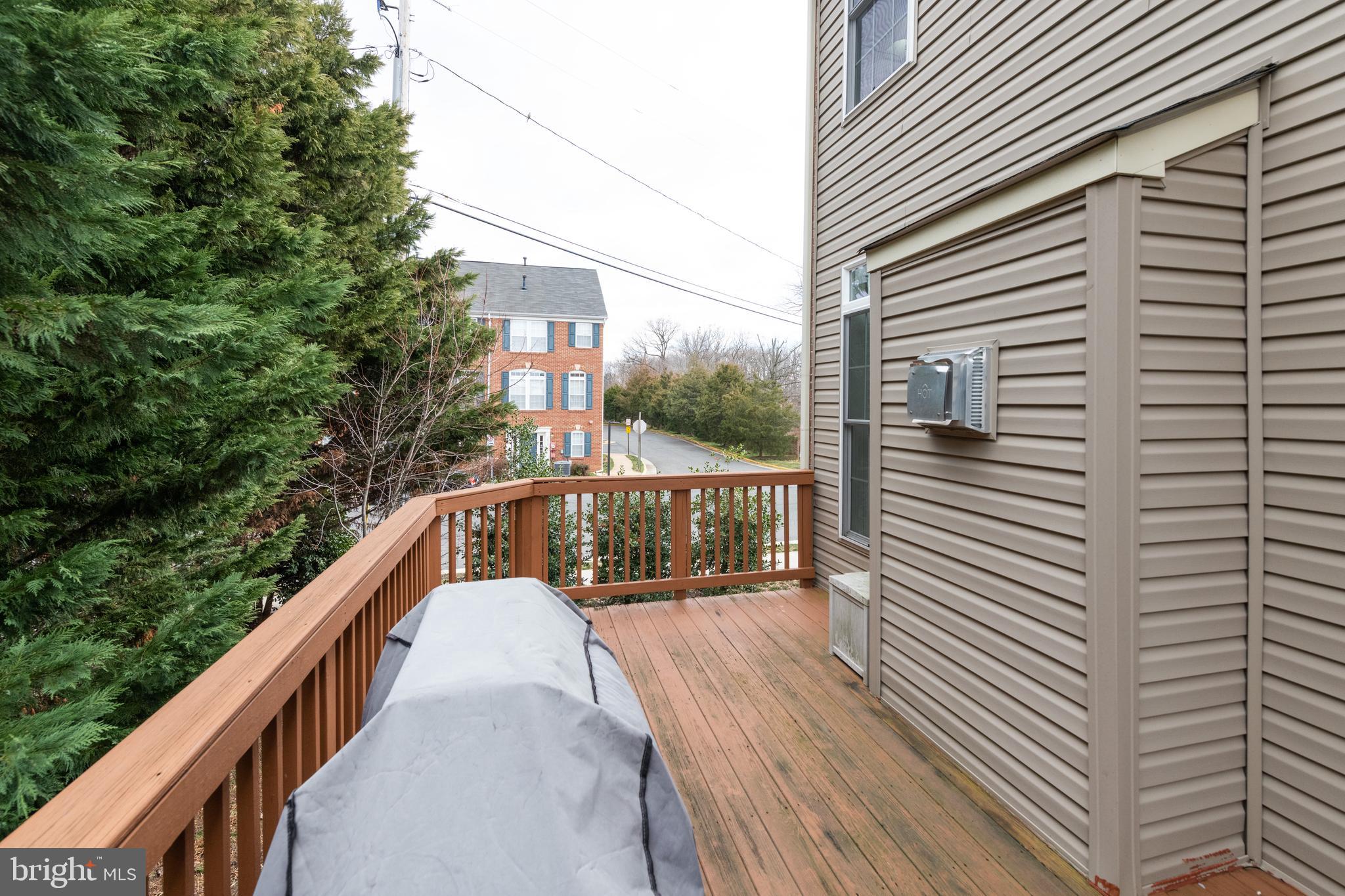 TOWNES AT MADISON LANE - Residential